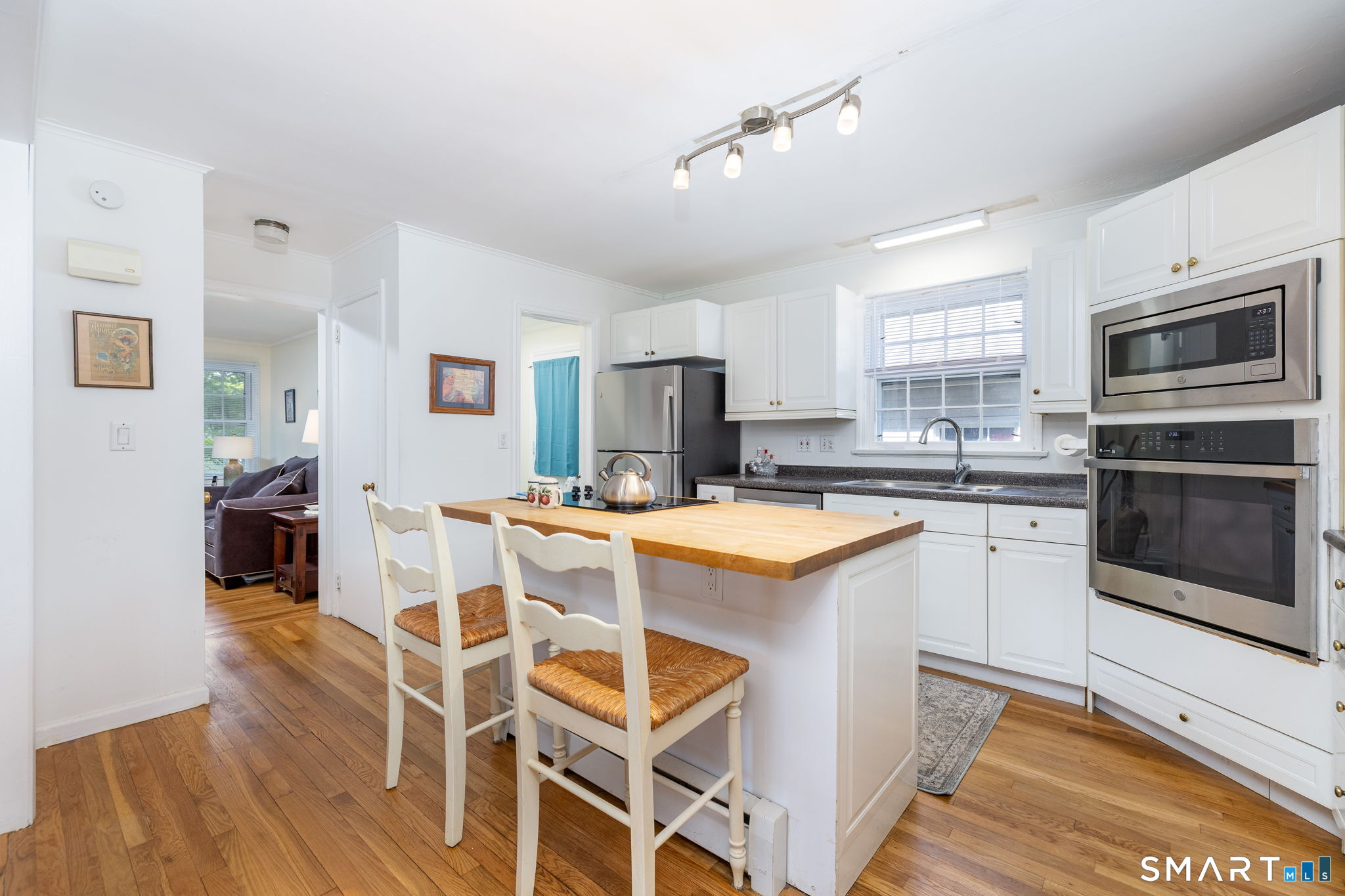 64 Broadway Street Property Photo 9