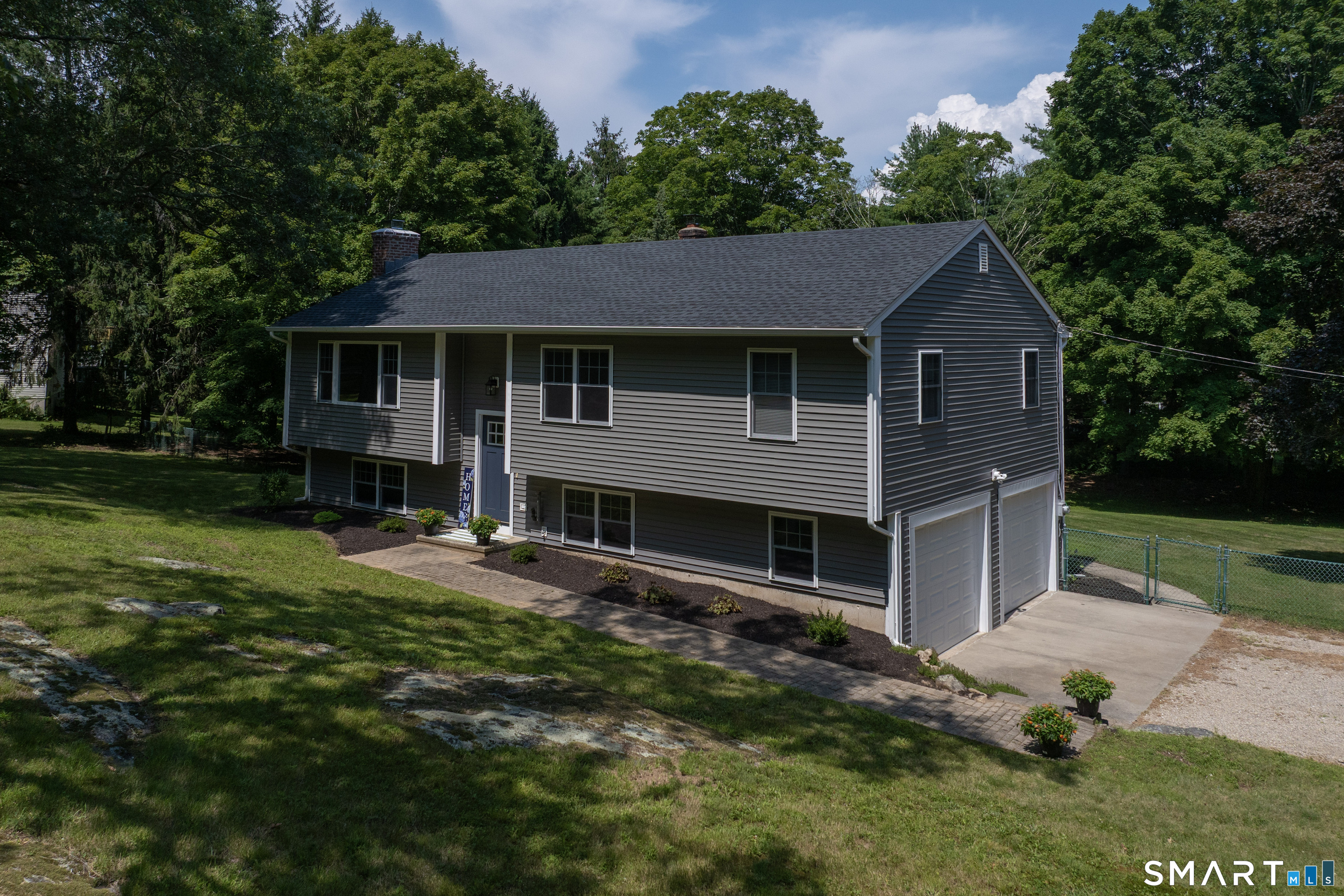831 Nut Plains Road Property Photo 1