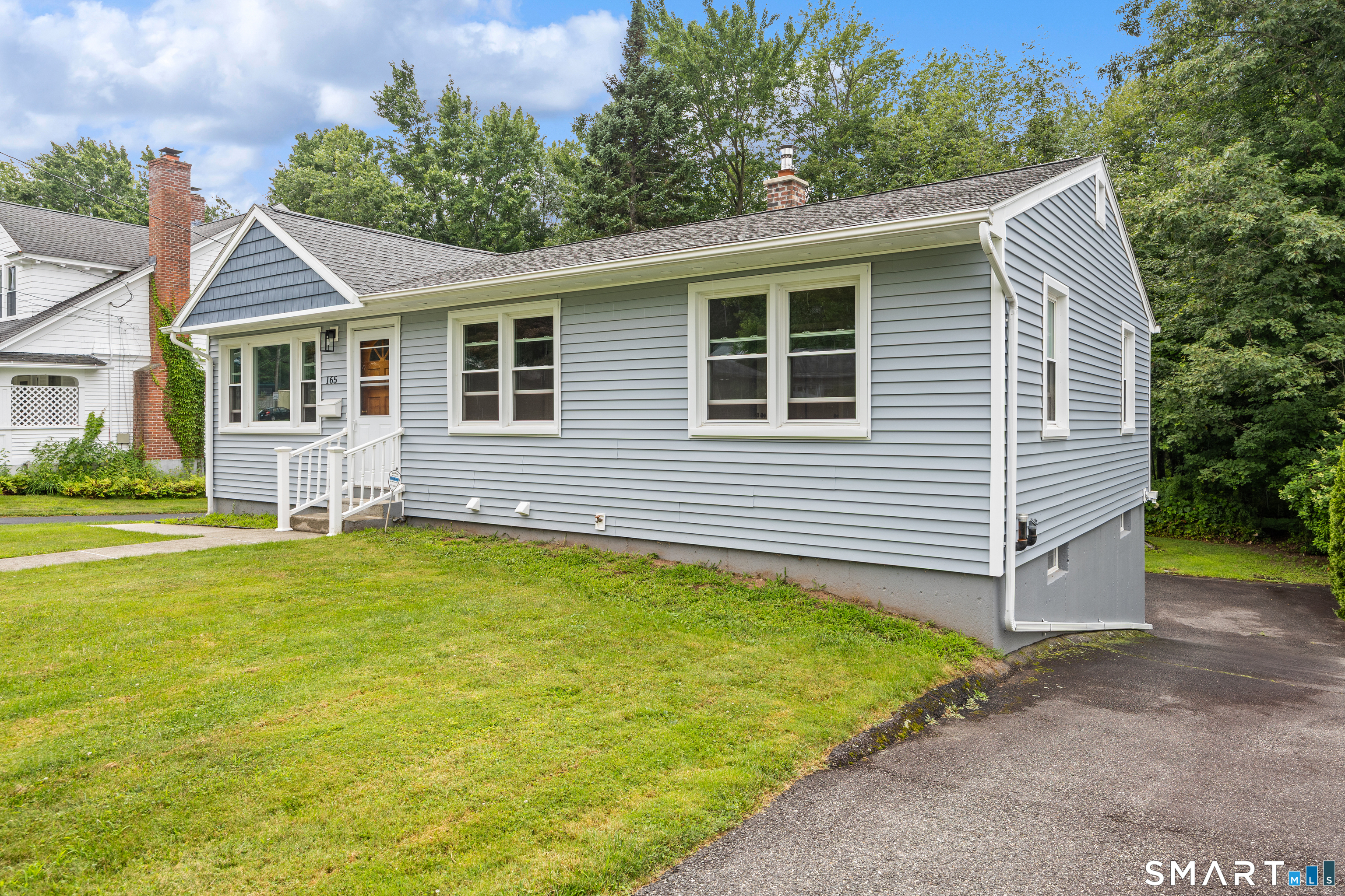 165 Birchwood Street Property Photo 2
