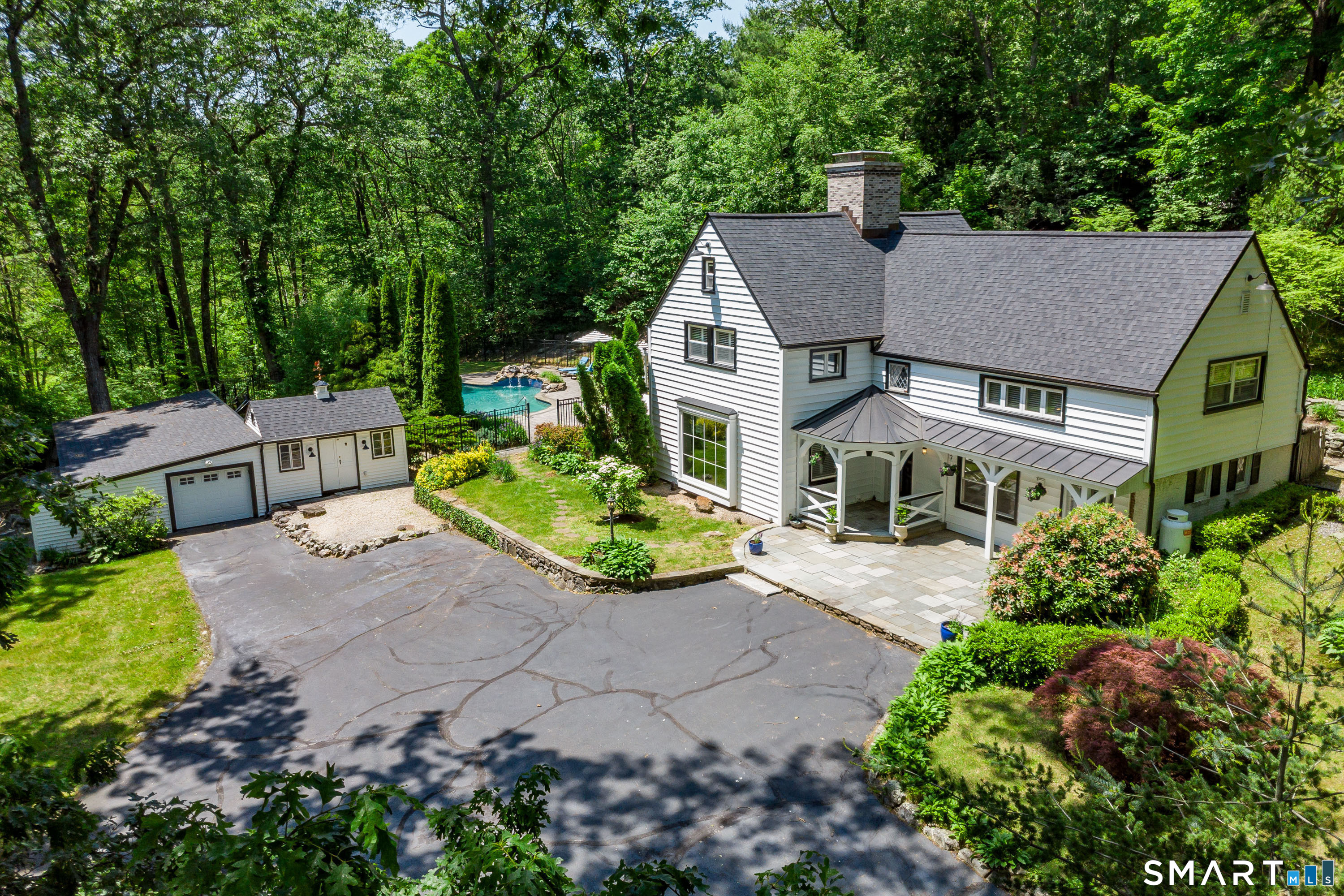 77 Crest Road Property Photo 1