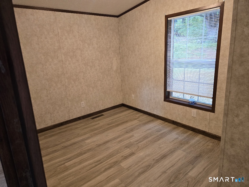 11 R And R Park Property Photo 13