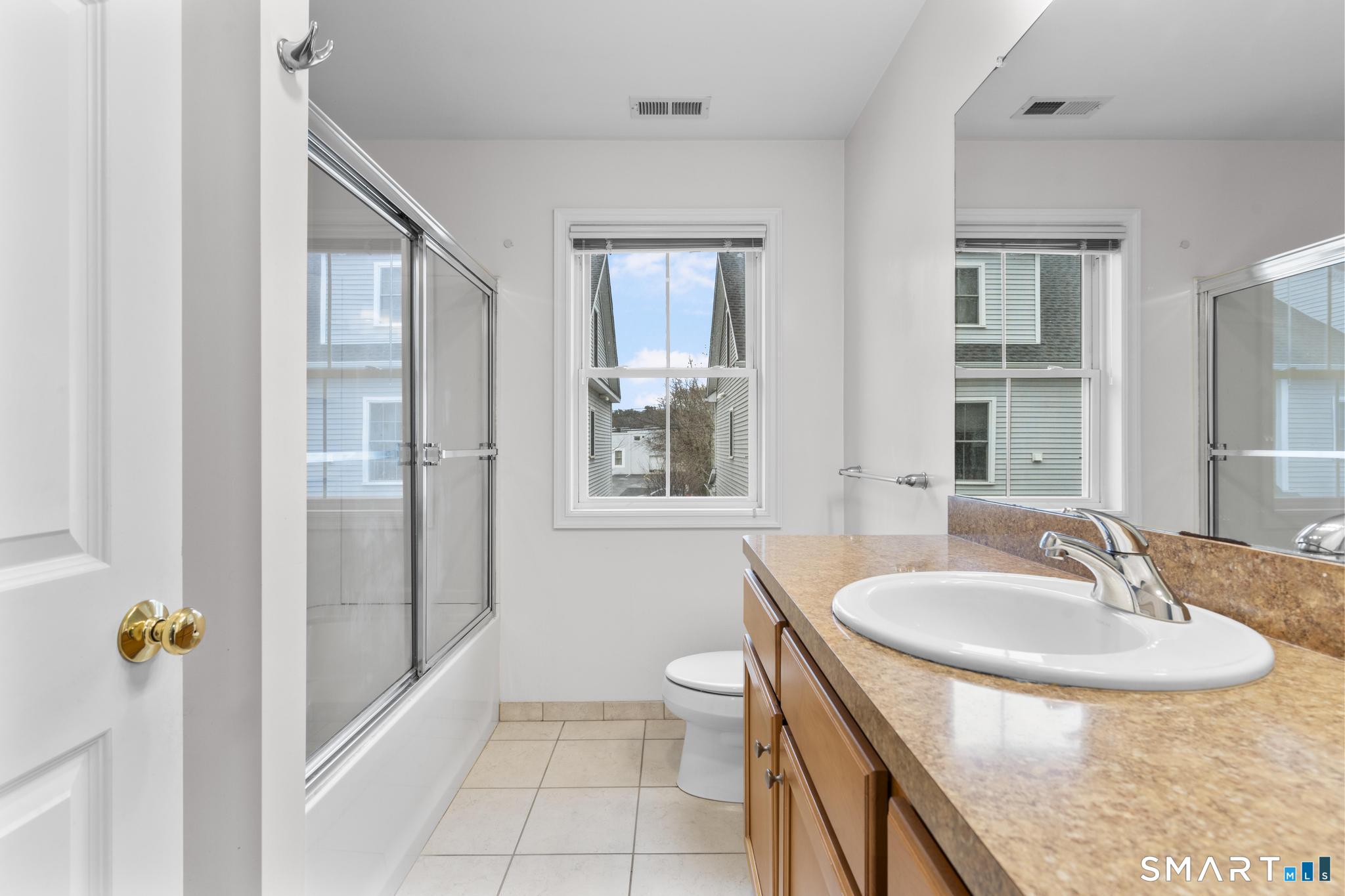 20 Main West C104 Street Property Photo 16
