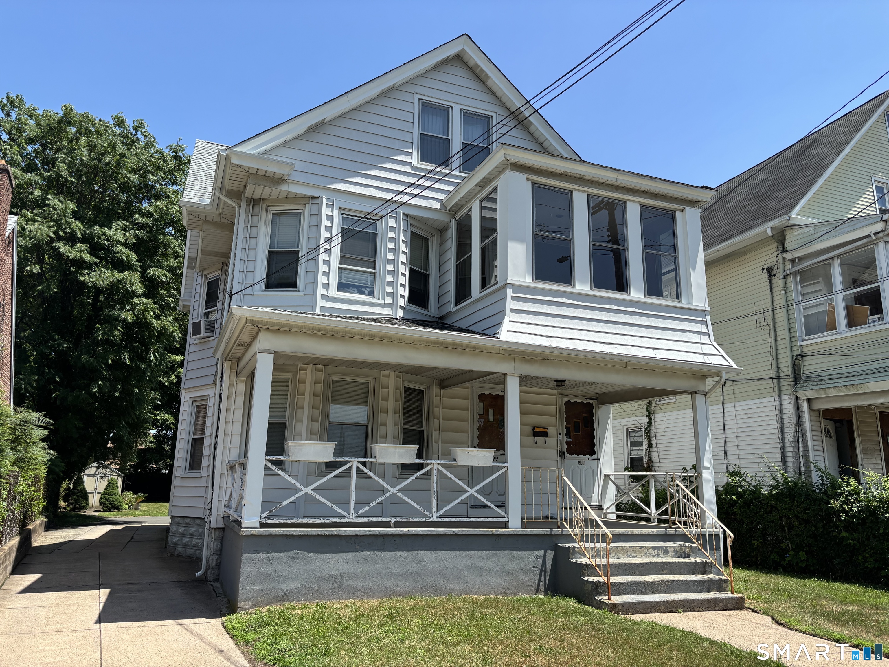 697 Washington Avenue Property Photo 1