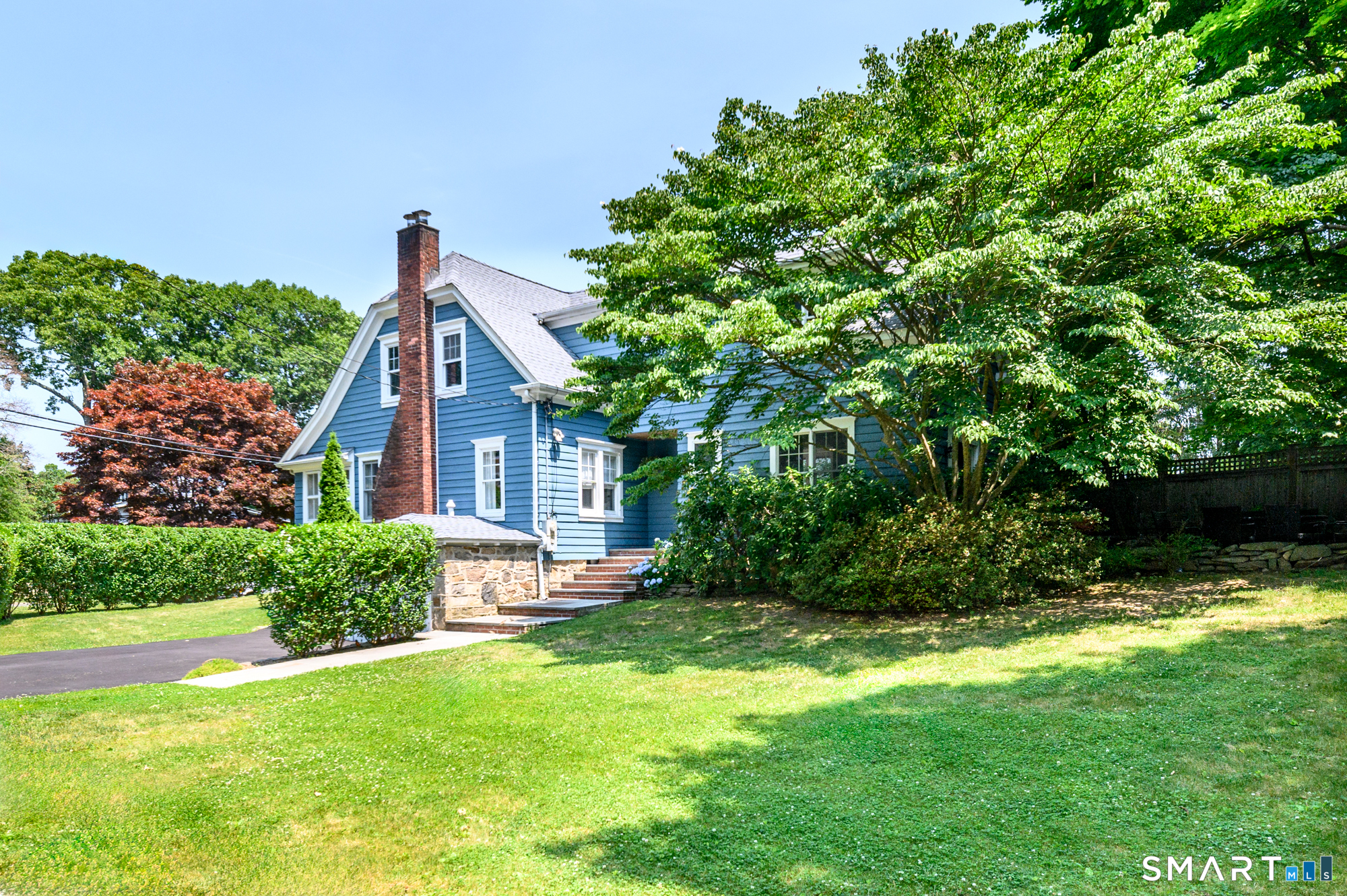 100 Northill Street Property Photo 1