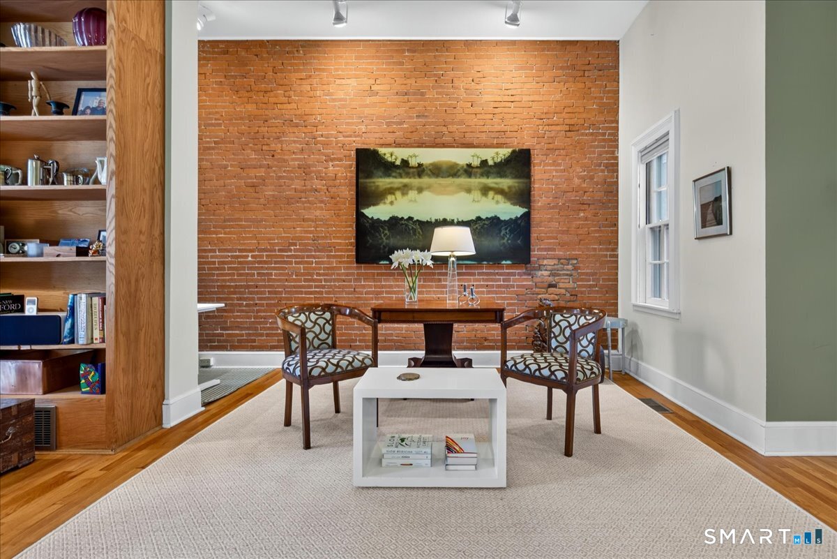 42 Academy 2 Street Property Photo 8
