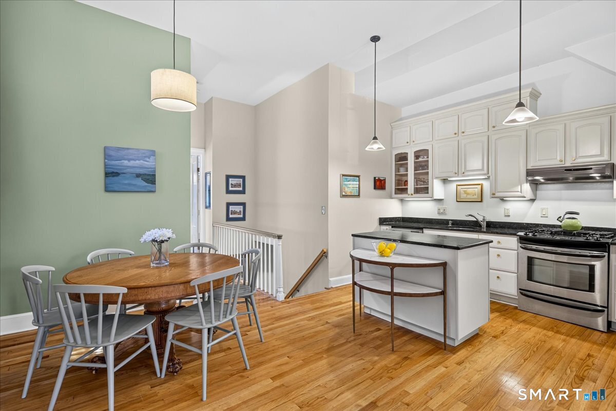 42 Academy 2 Street Property Photo 9