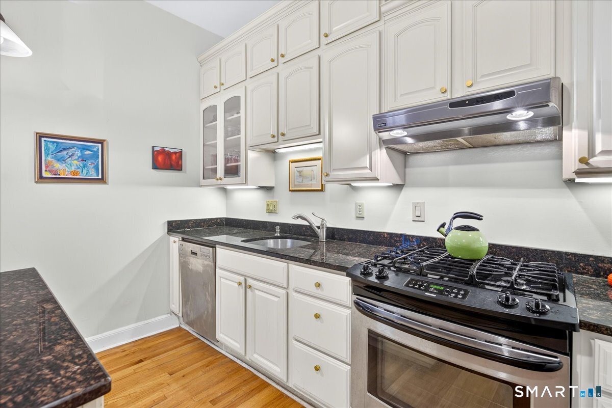 42 Academy 2 Street Property Photo 11