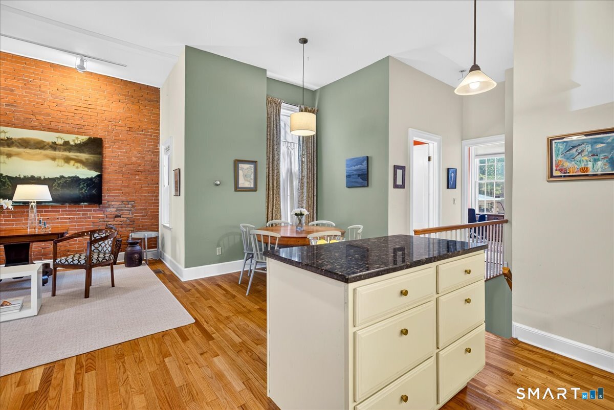 42 Academy 2 Street Property Photo 12