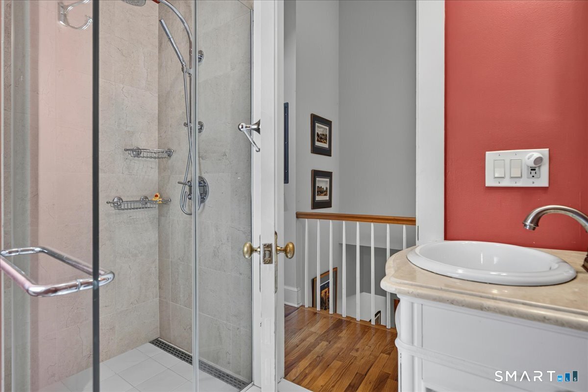 42 Academy 2 Street Property Photo 22