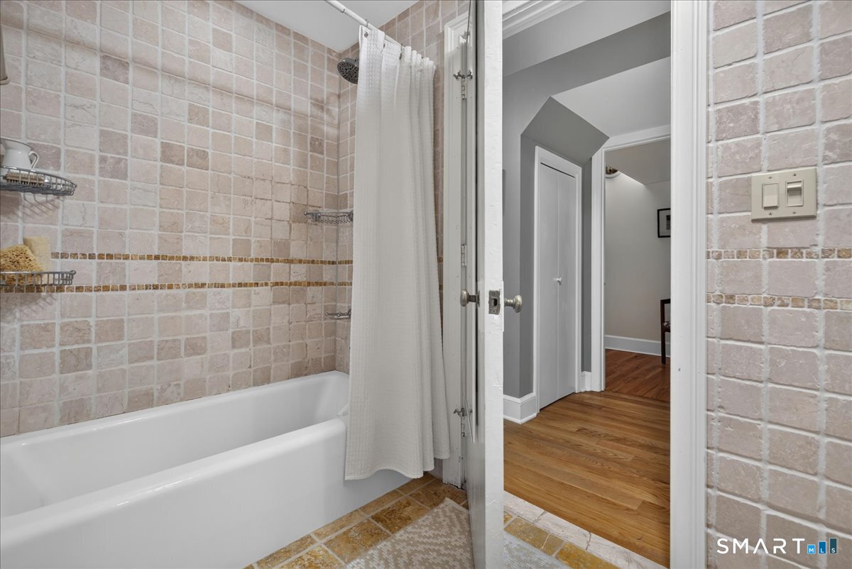 42 Academy 2 Street Property Photo 27