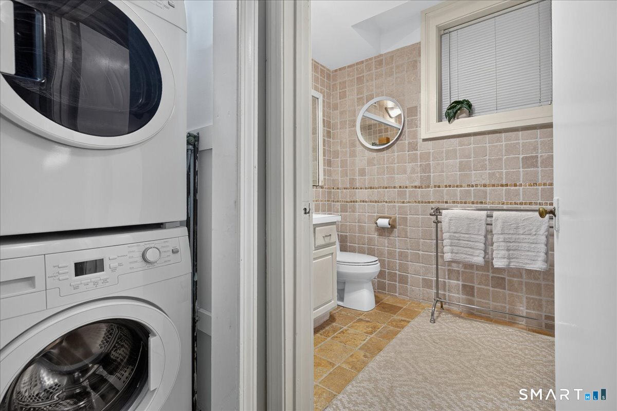 42 Academy 2 Street Property Photo 29
