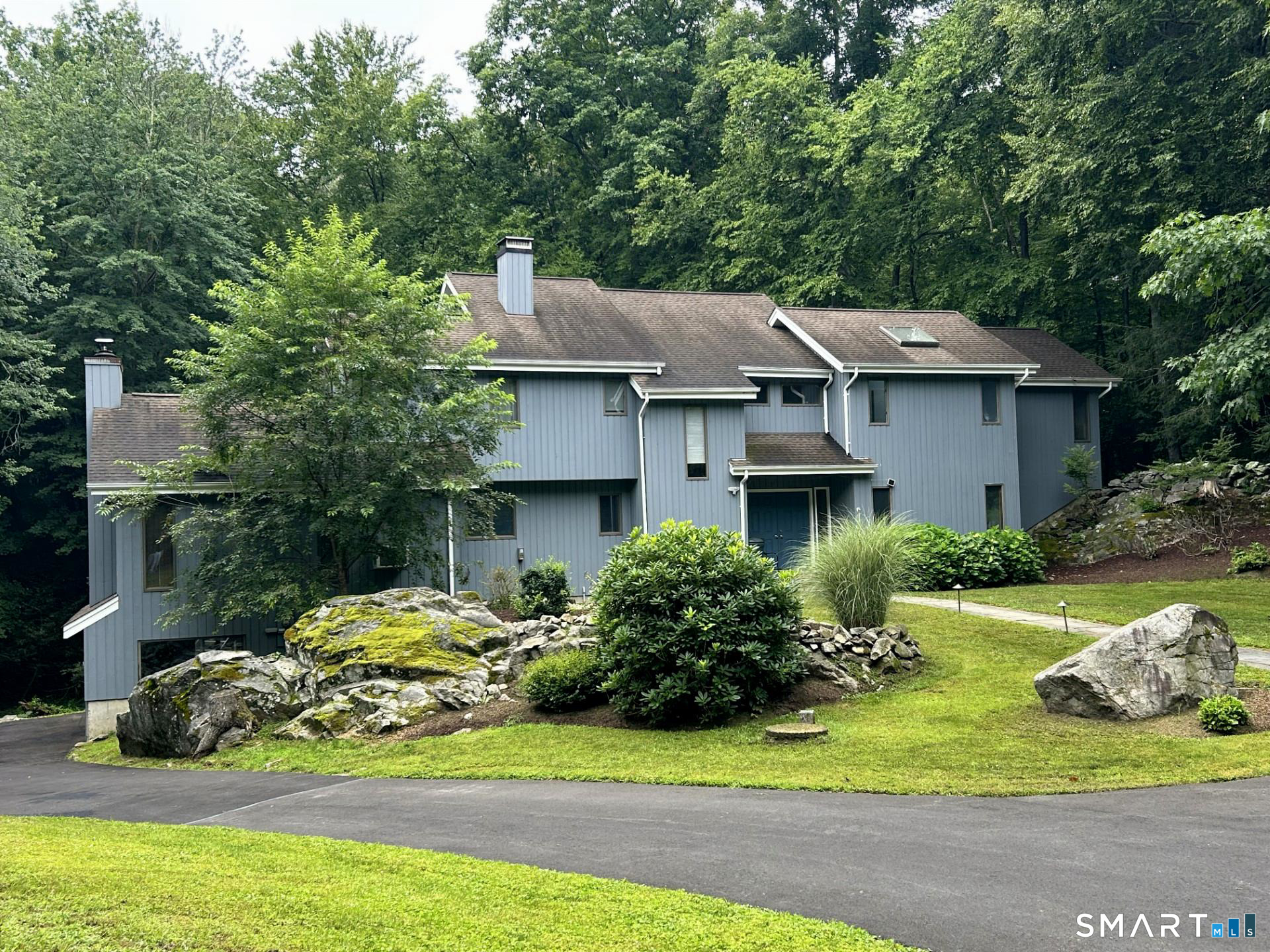 4 Deerfield Road Property Photo 2