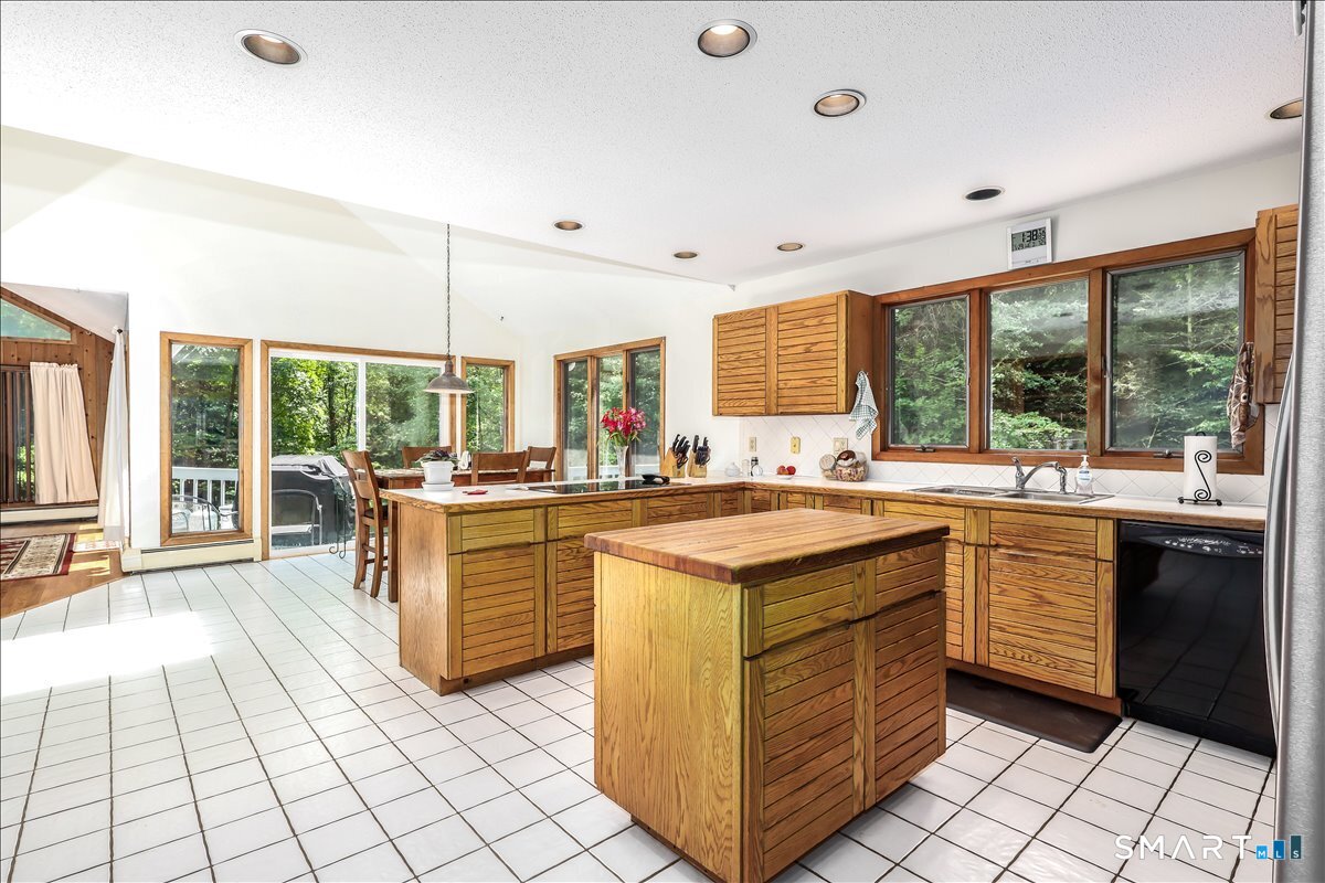 4 Deerfield Road Property Photo 6