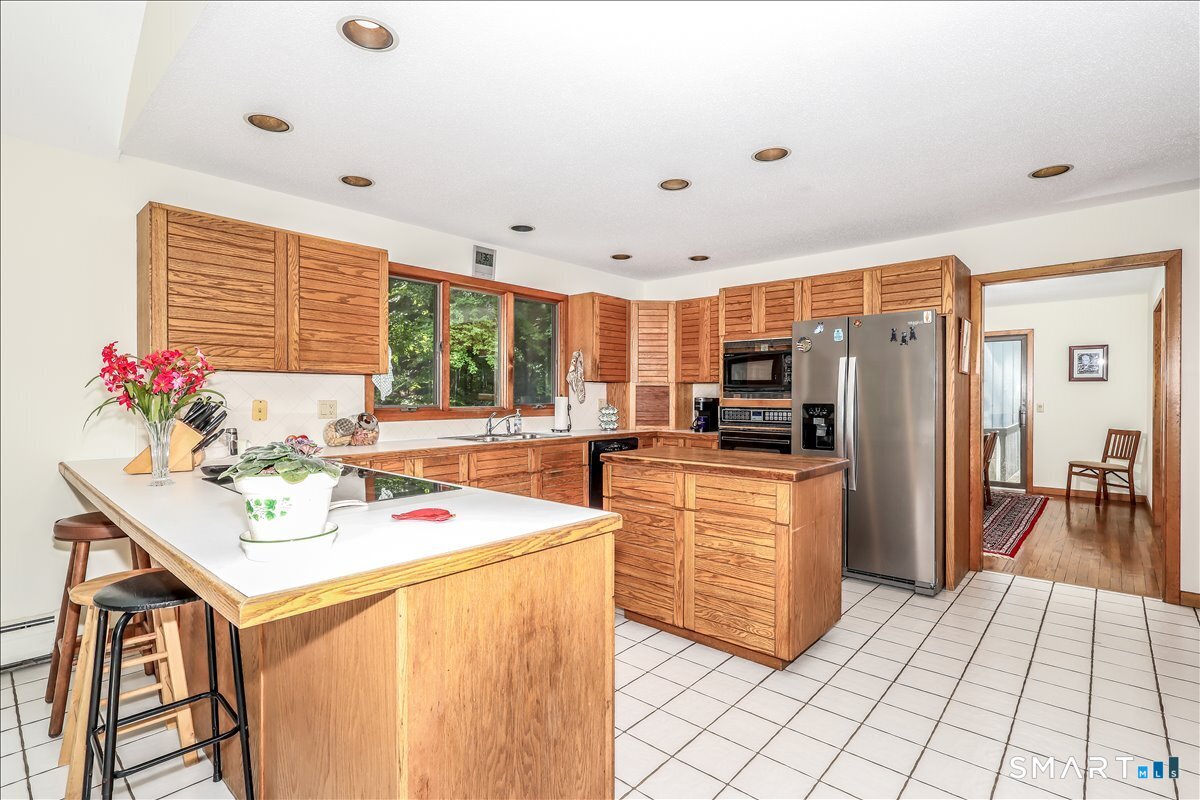 4 Deerfield Road Property Photo 9