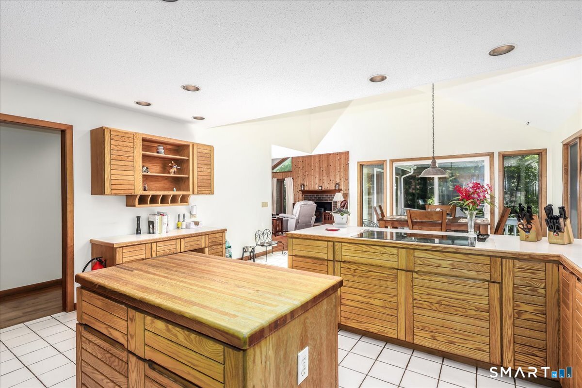4 Deerfield Road Property Photo 10