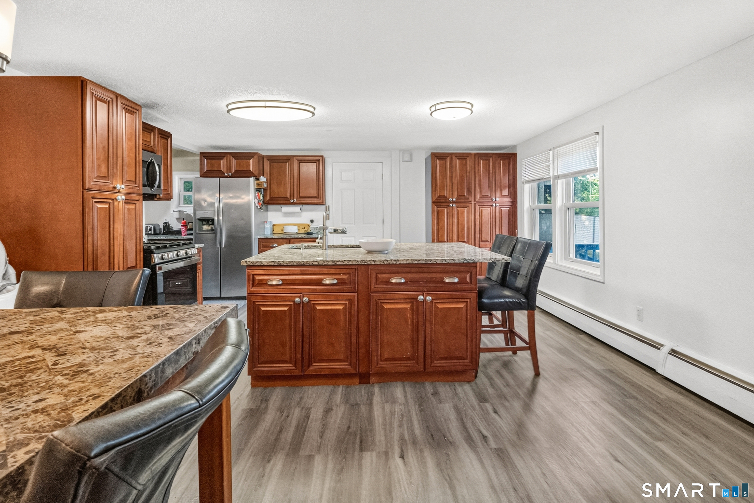 683 Woodin Street Property Photo 6