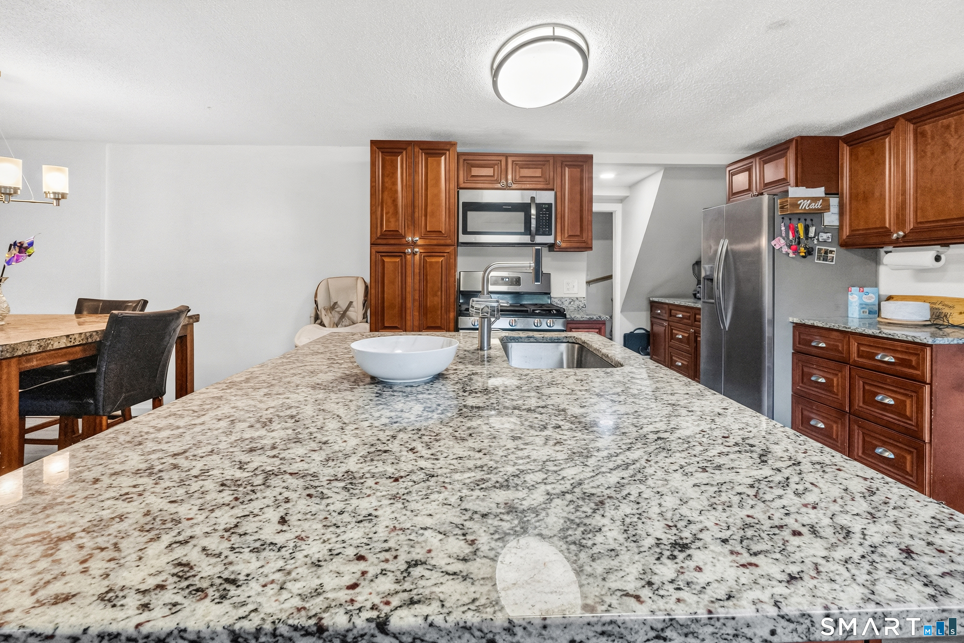 683 Woodin Street Property Photo 7