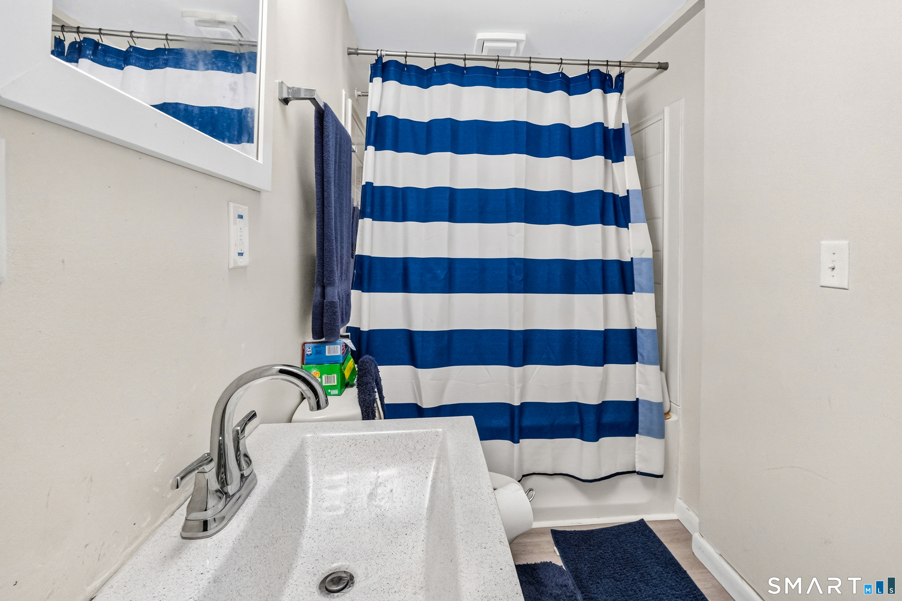 683 Woodin Street Property Photo 13