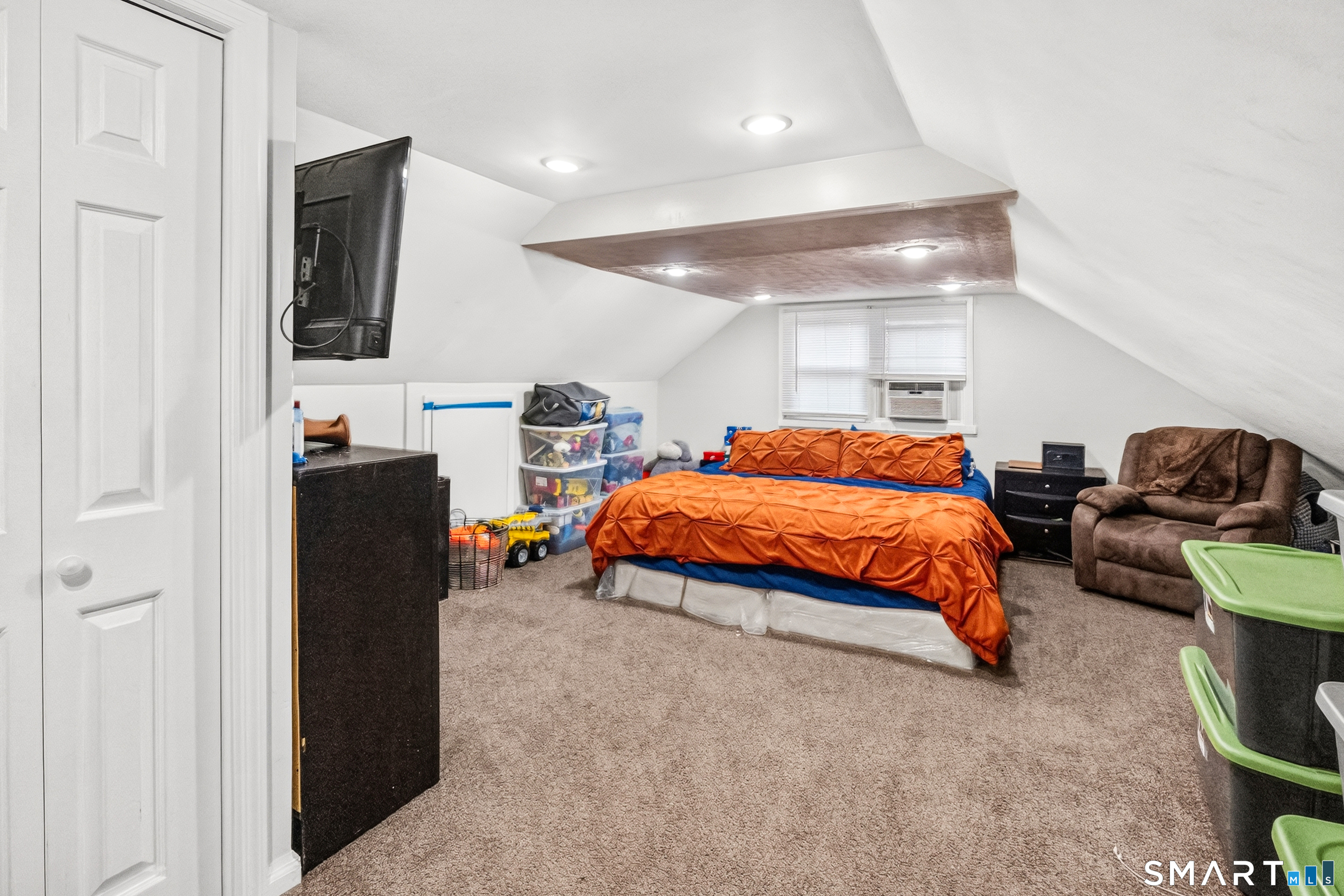 683 Woodin Street Property Photo 18