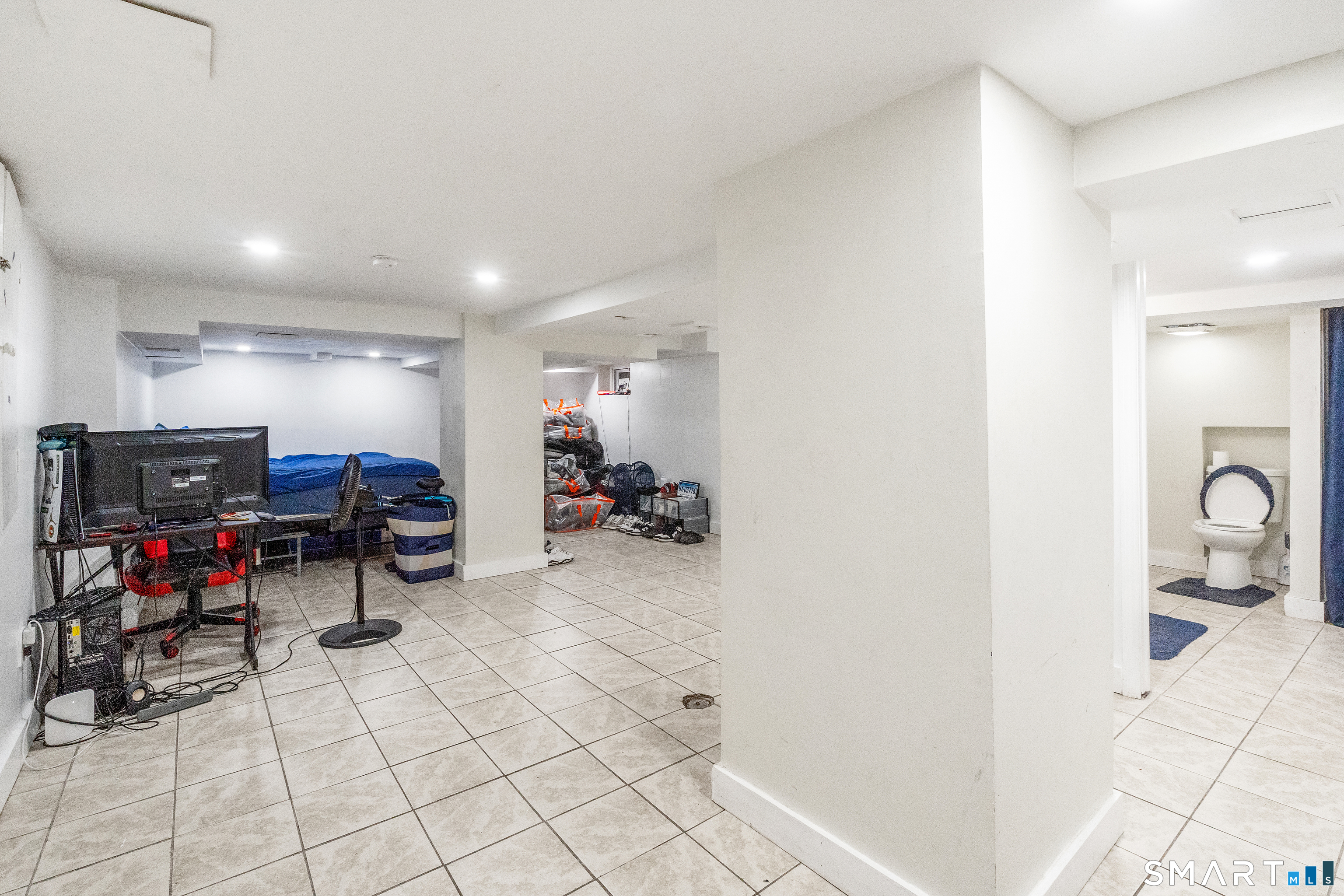 683 Woodin Street Property Photo 20