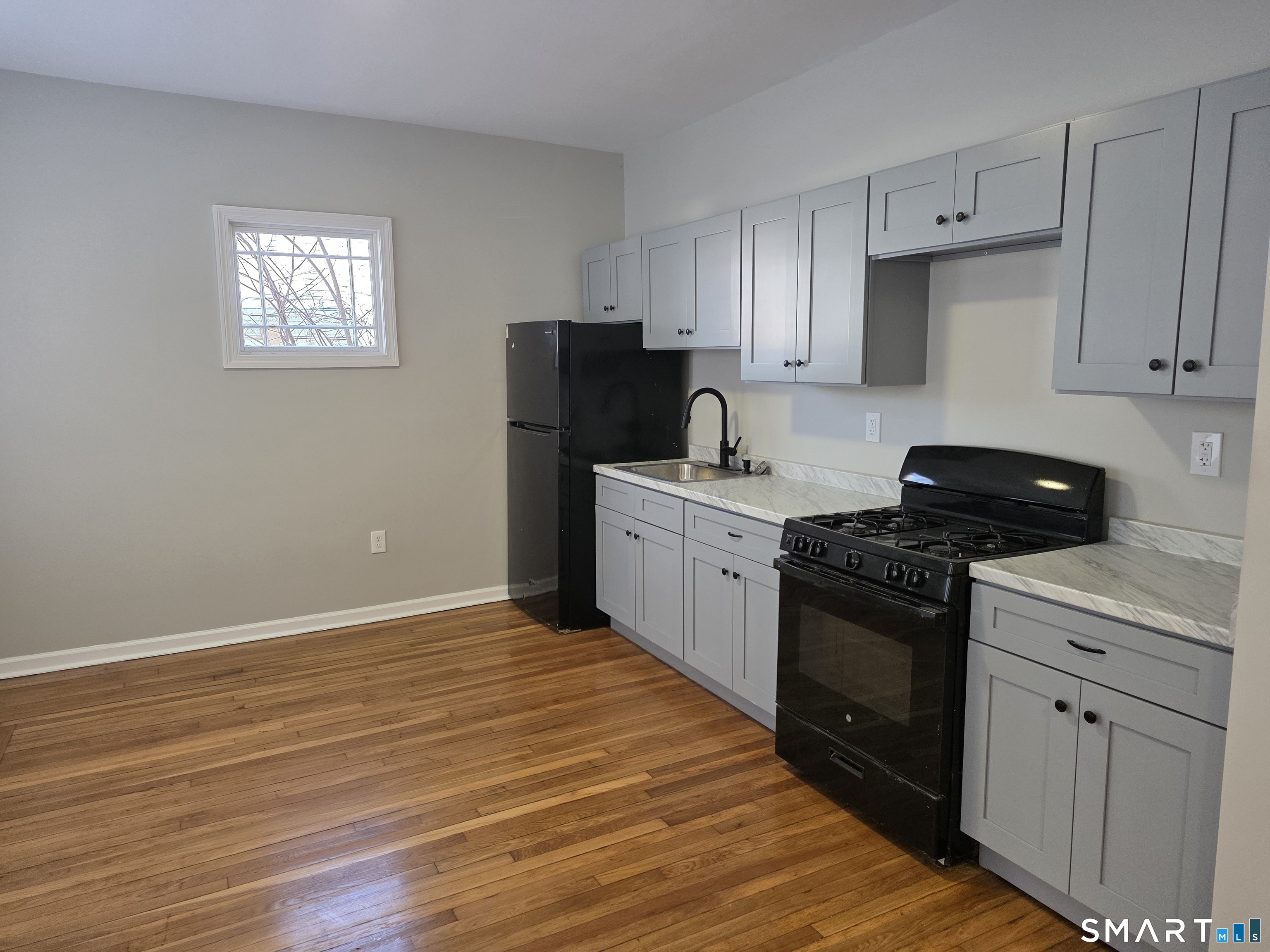 248 Bassett Street Property Photo 3