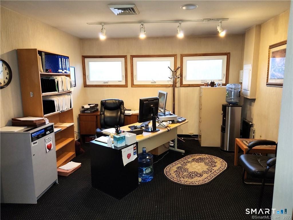 87 Main South 11 Street Property Photo 5