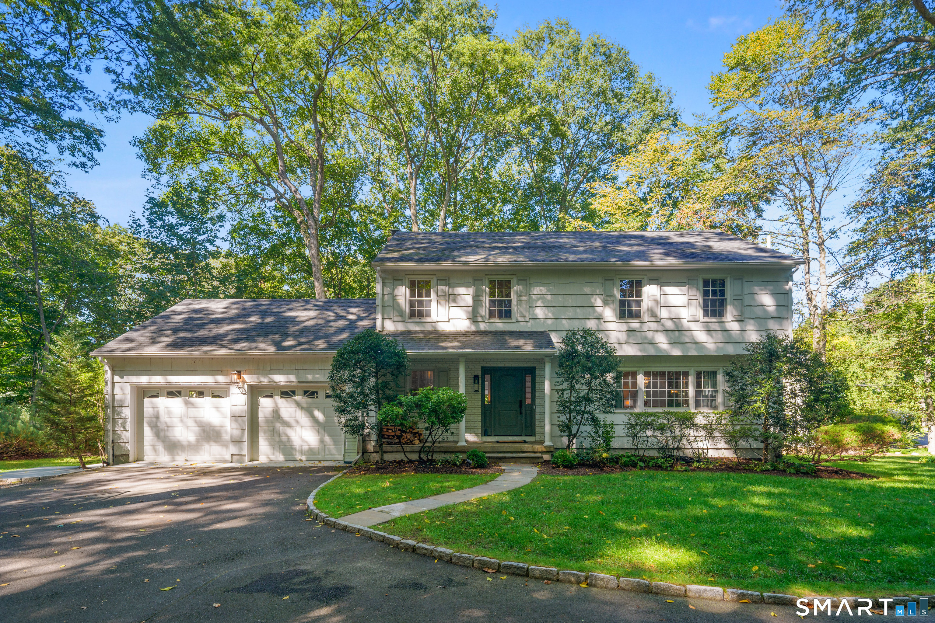 761 New Norwalk Road Property Photo 1