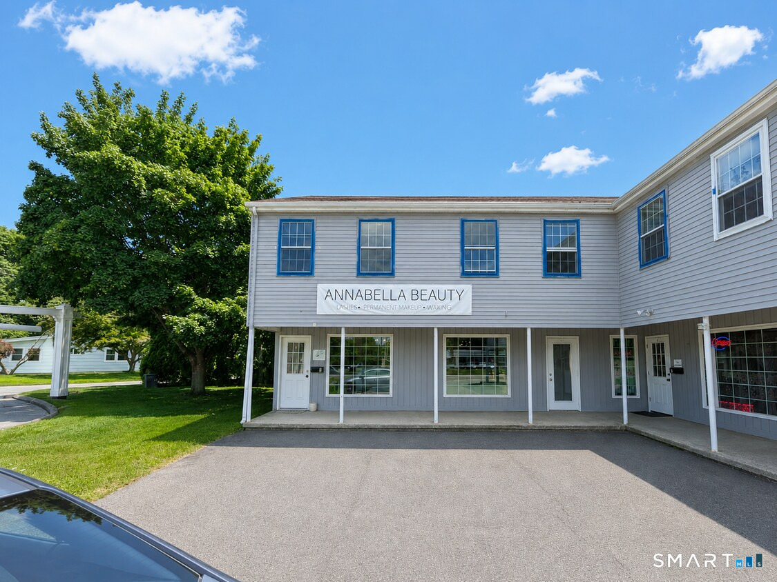 880 Boston Post Road Property Photo 2