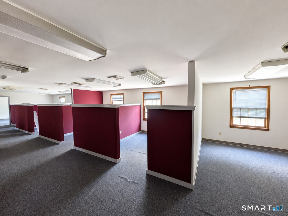 880 Boston Post Road Property Photo 13
