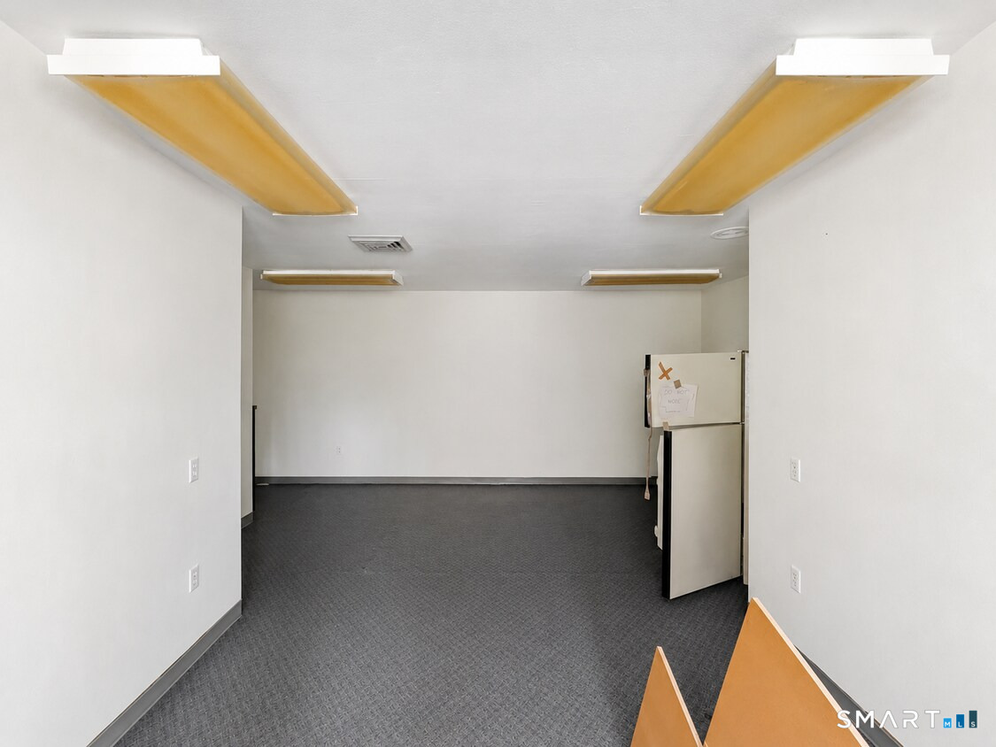 880 Boston Post Road Property Photo 16