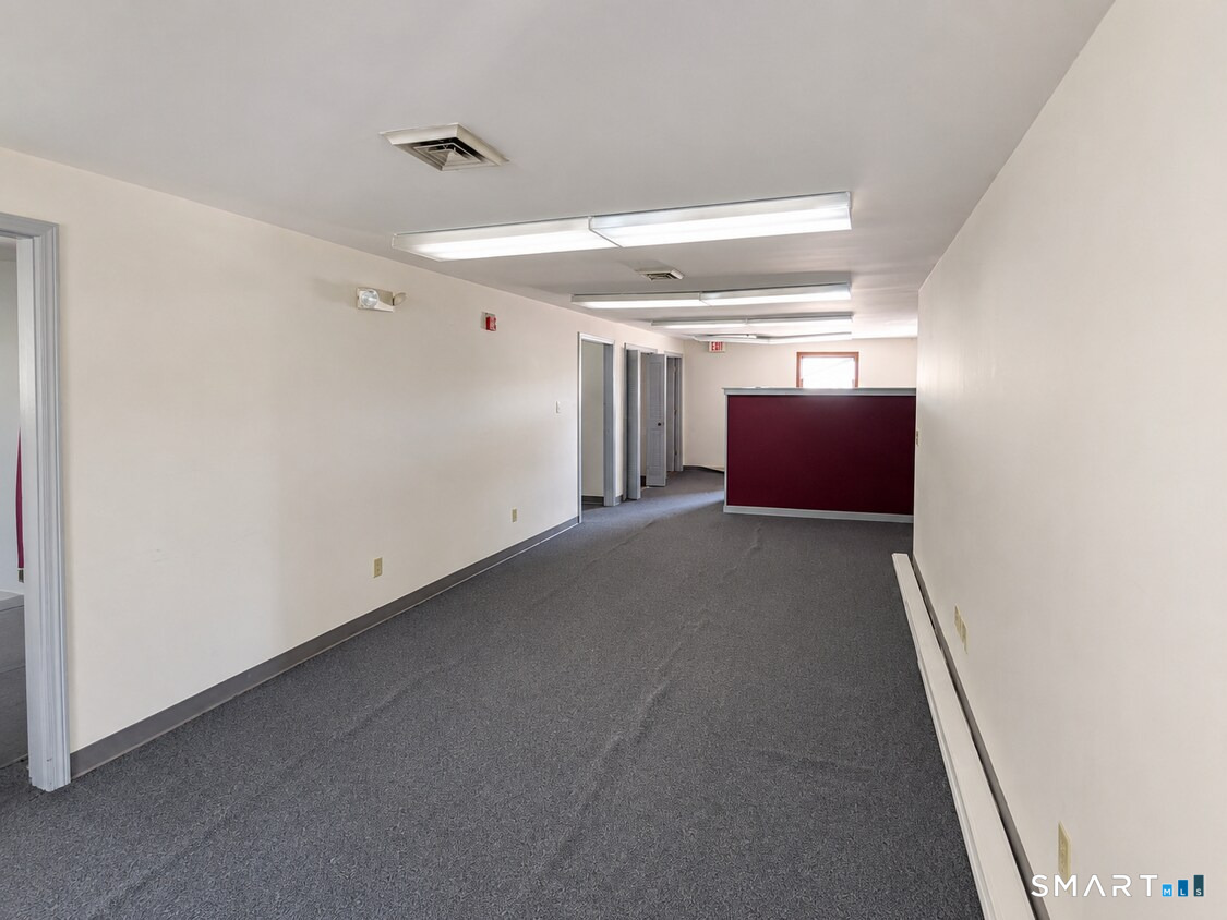 880 Boston Post Road Property Photo 19