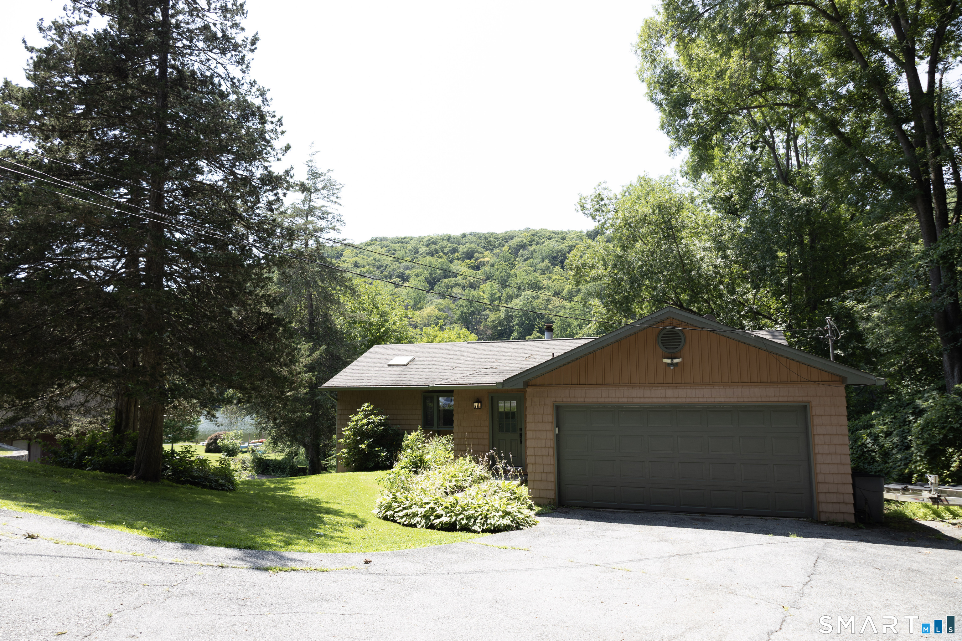 18 Pinewood Shores Property Photo 4