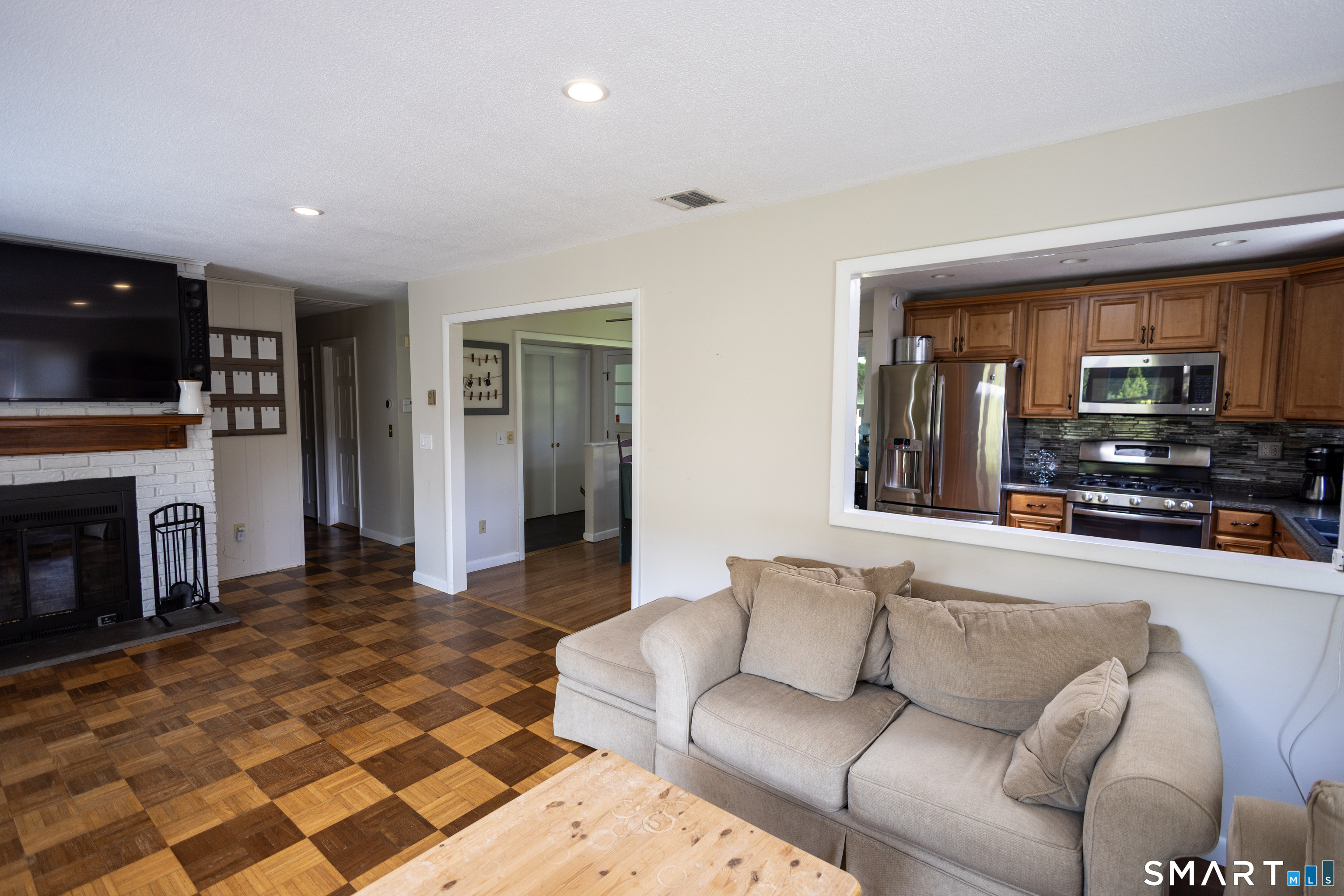 18 Pinewood Shores Property Photo 5