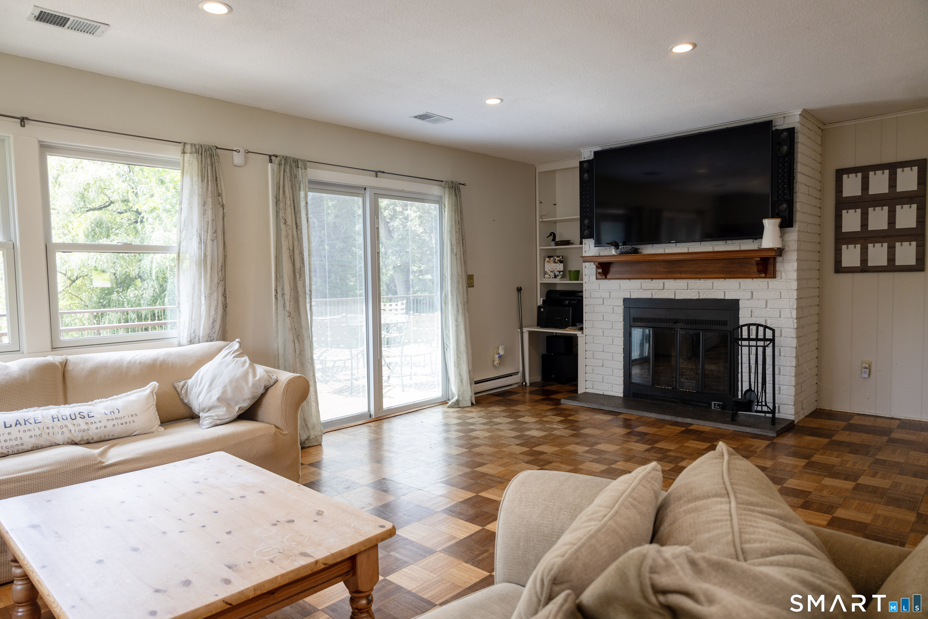 18 Pinewood Shores Property Photo 6