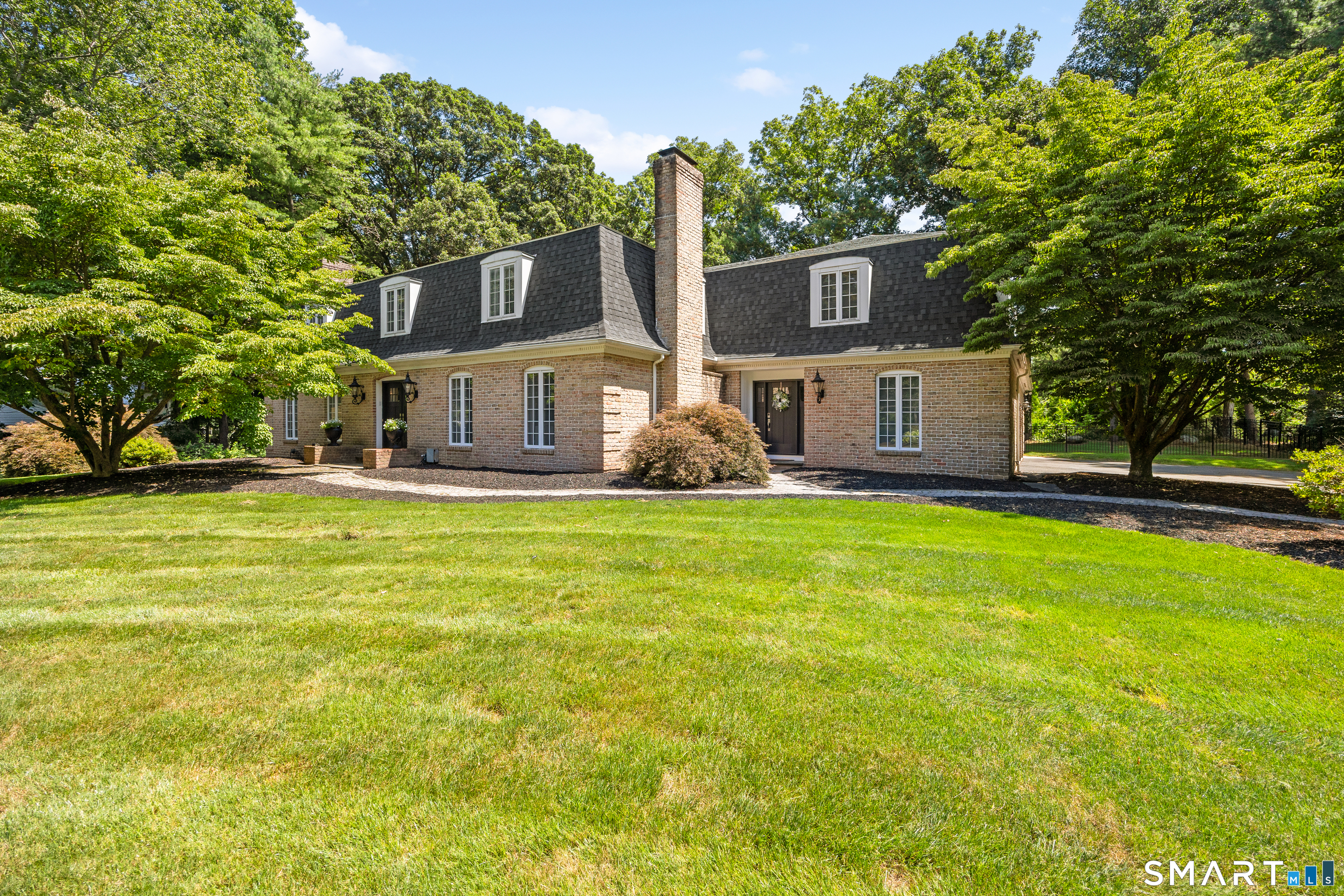 570 Riverside Drive Property Photo 1