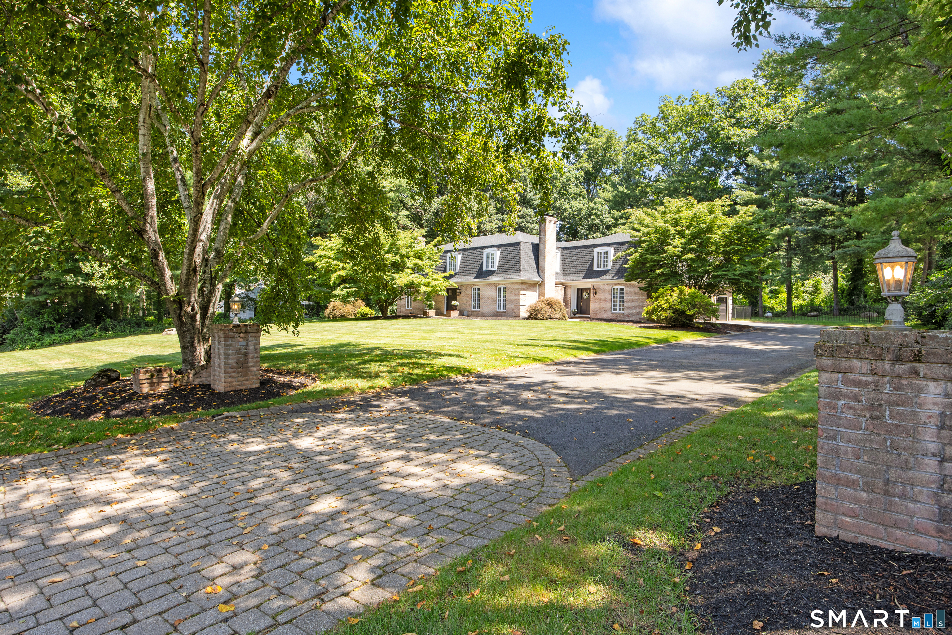 570 Riverside Drive Property Photo 2