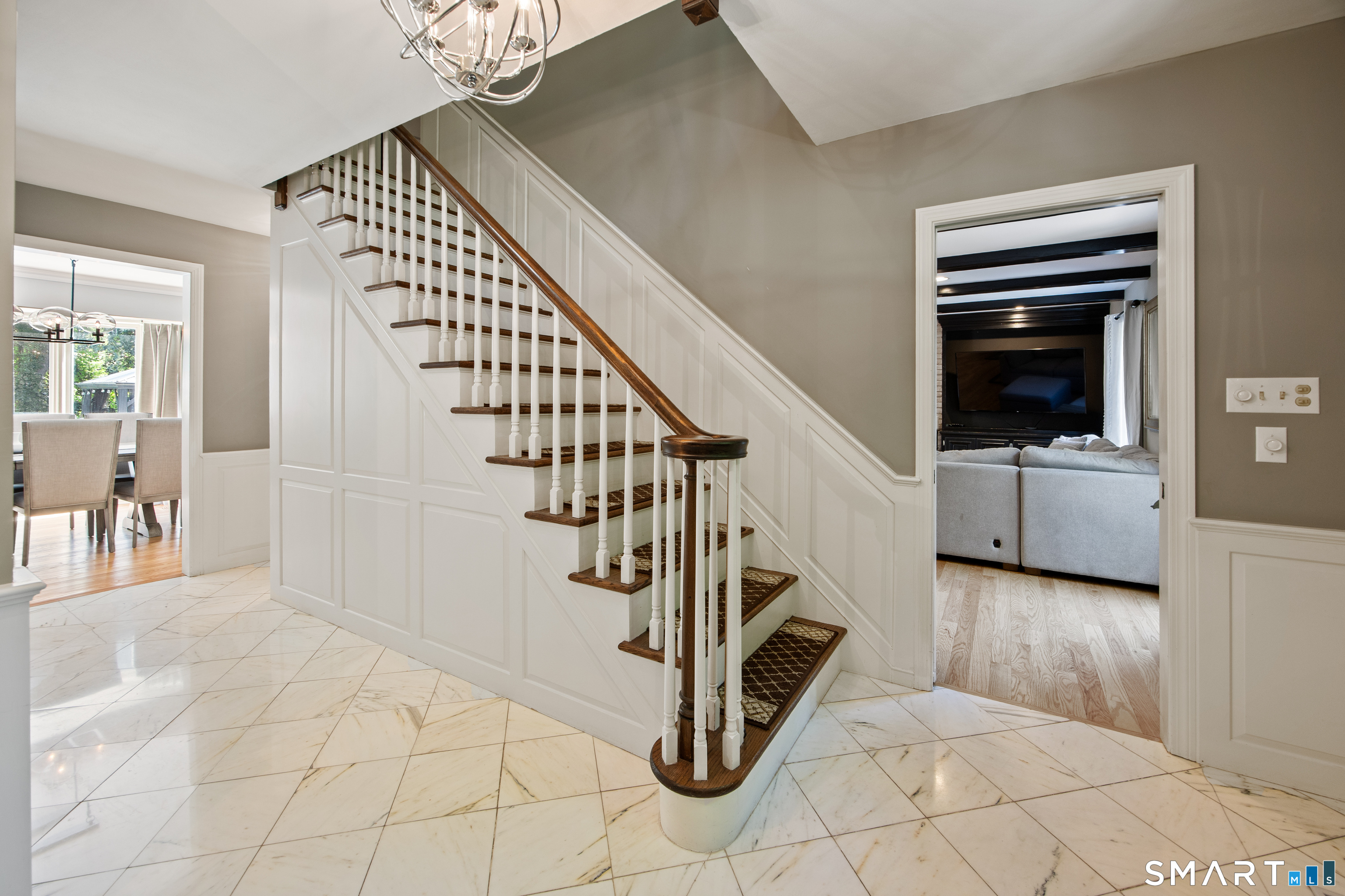 570 Riverside Drive Property Photo 4