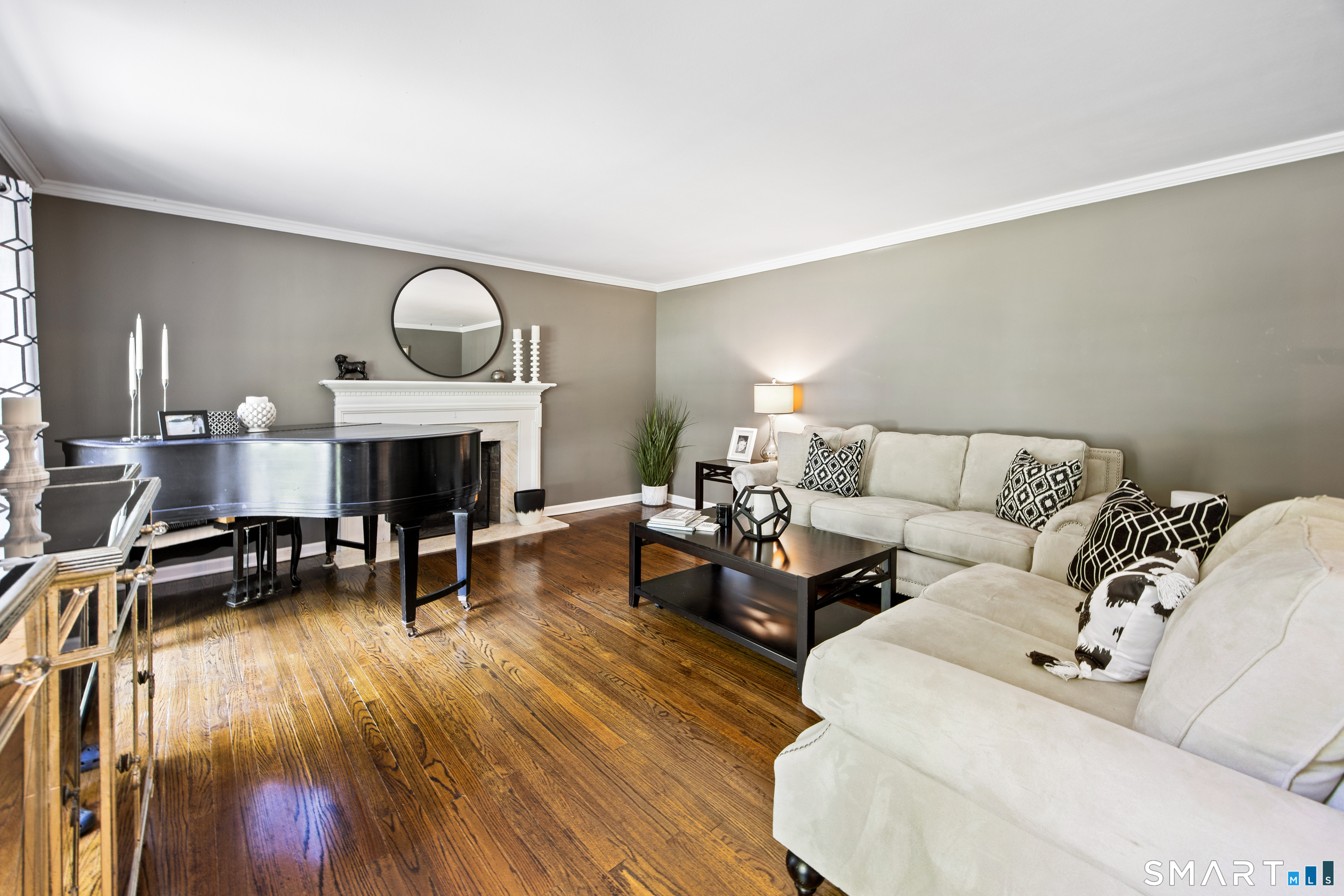 570 Riverside Drive Property Photo 6