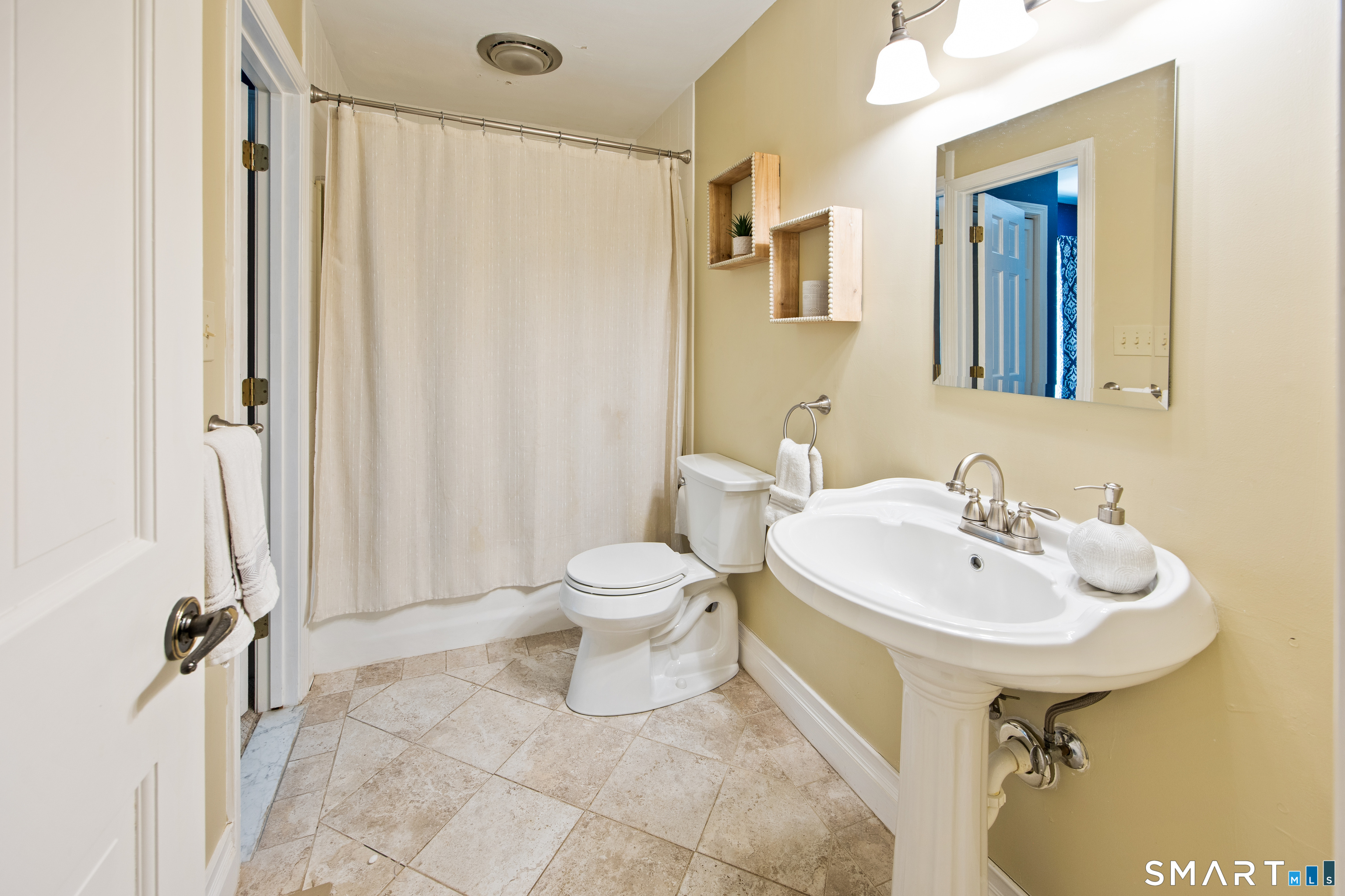 570 Riverside Drive Property Photo 18