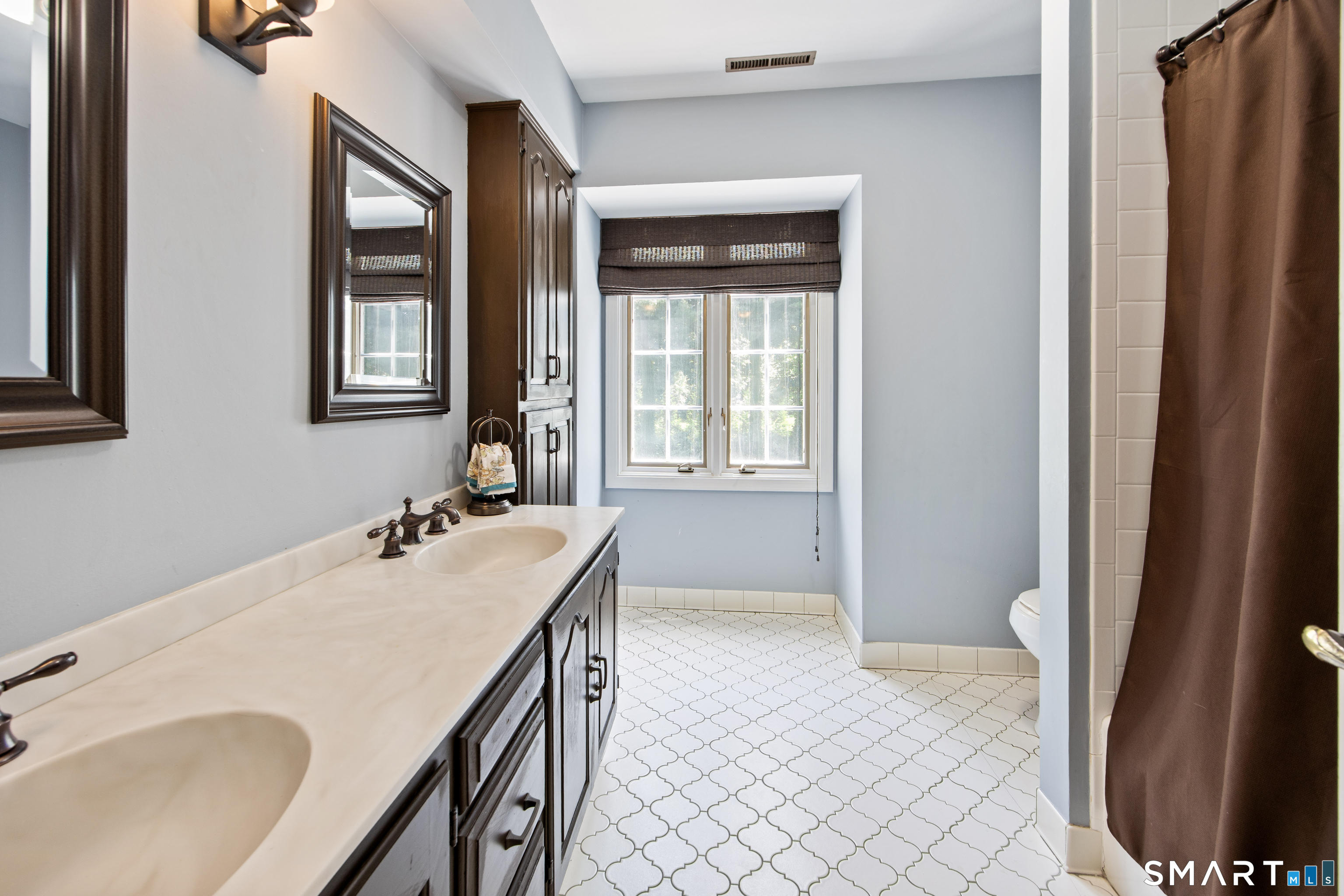 570 Riverside Drive Property Photo 20