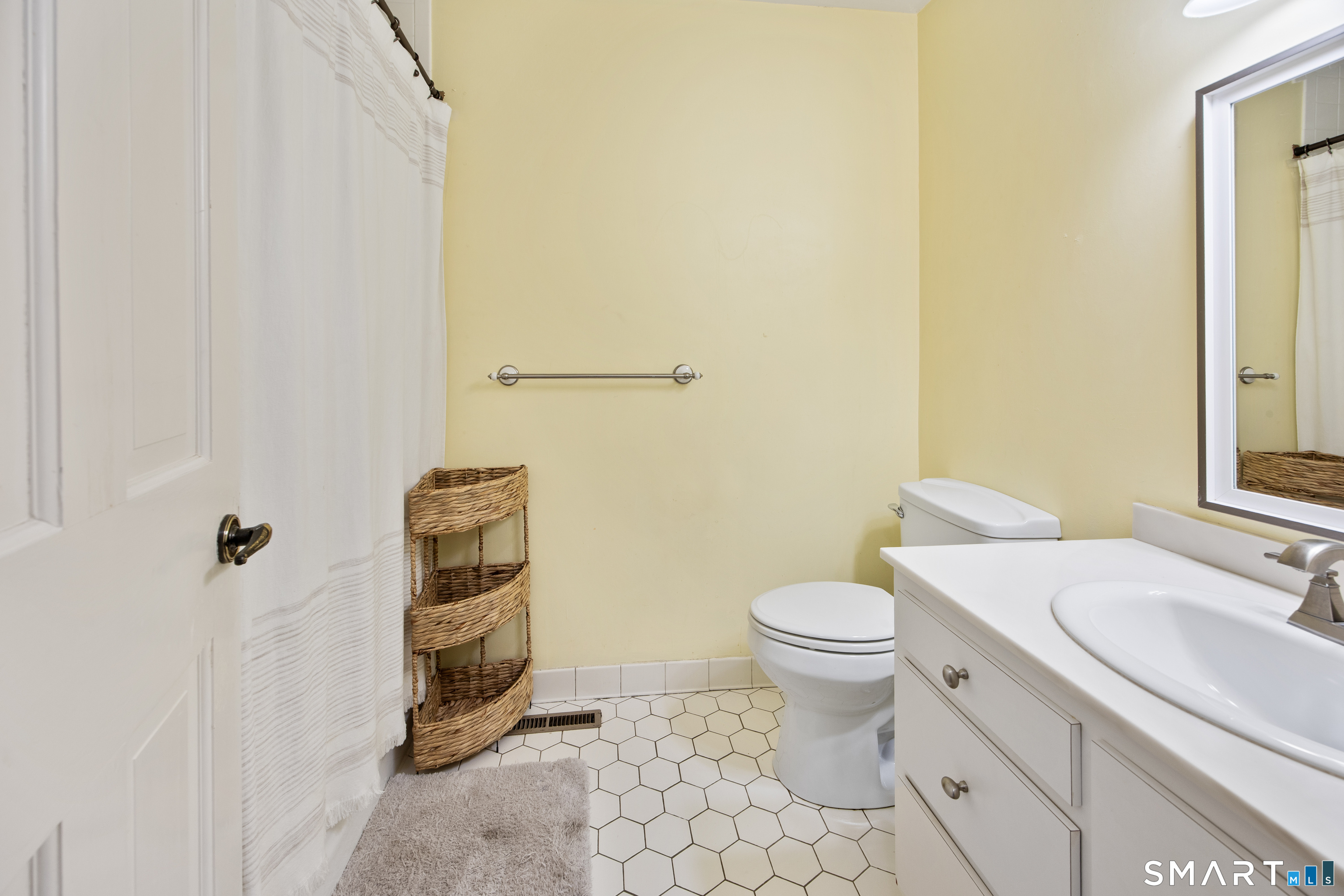 570 Riverside Drive Property Photo 21
