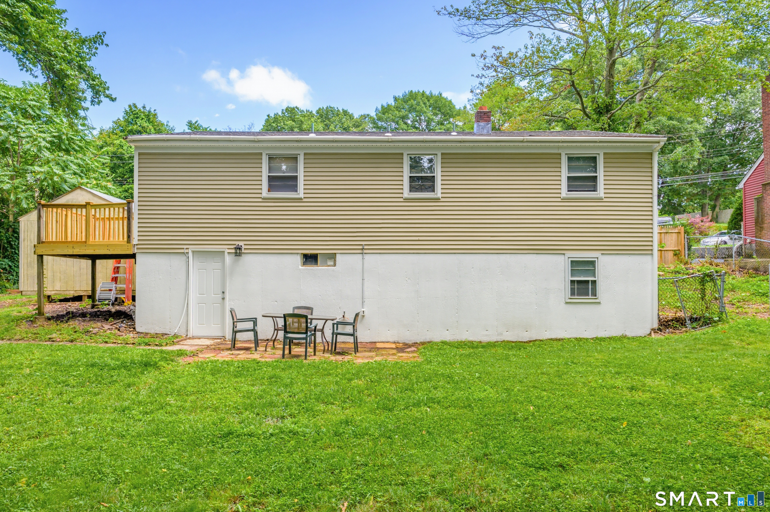 86 Crest Avenue Property Photo 4