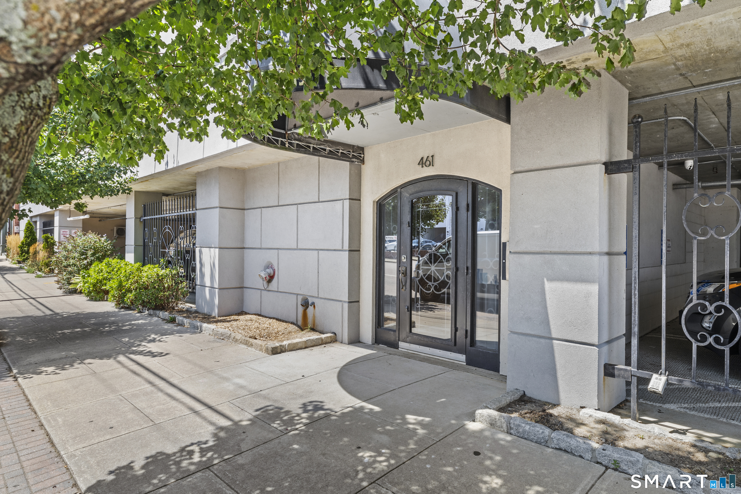 461 Bank 604 Street Property Photo 1