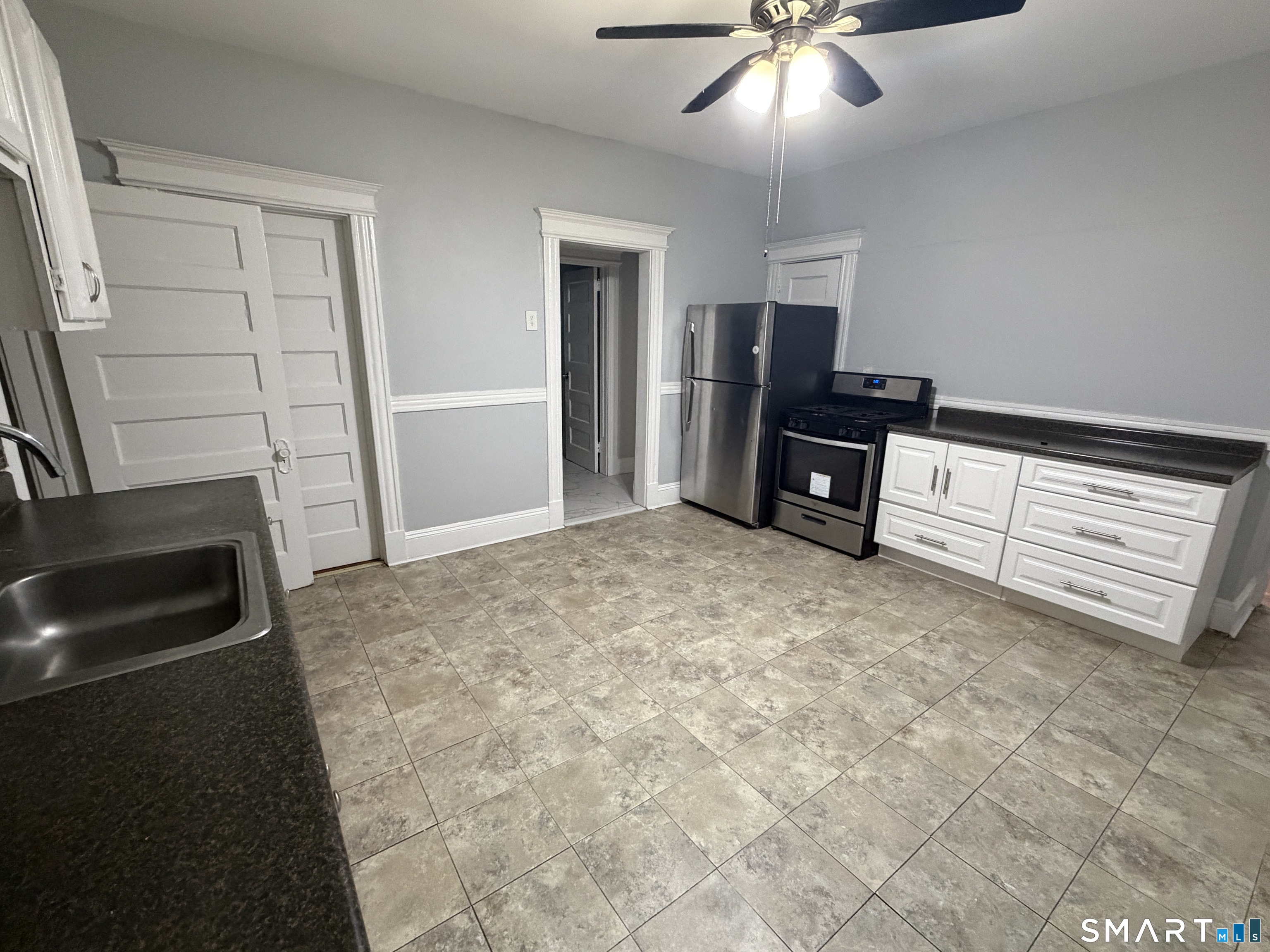 79 James 2 Street Property Photo 6