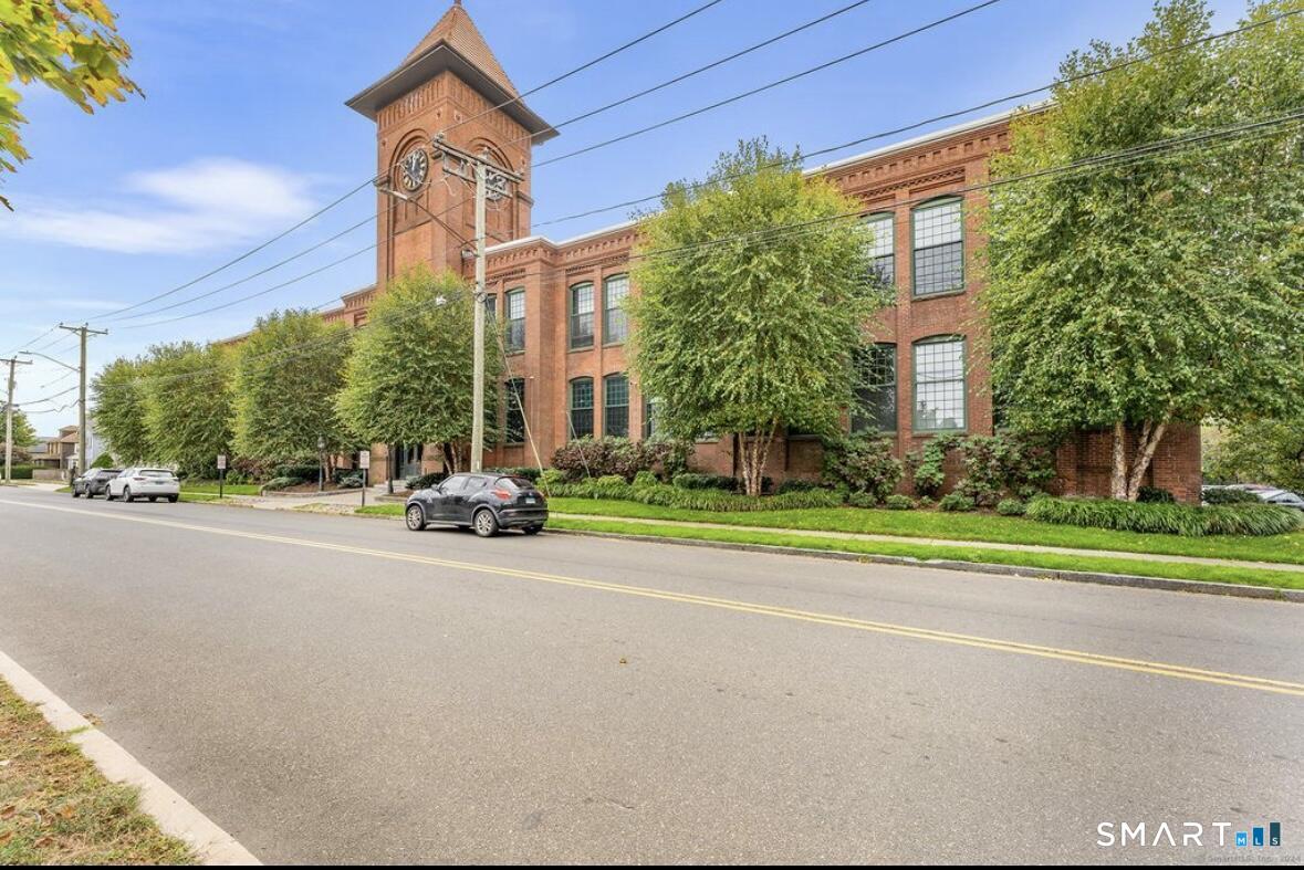 25 Grand 111 Street Property Photo 1