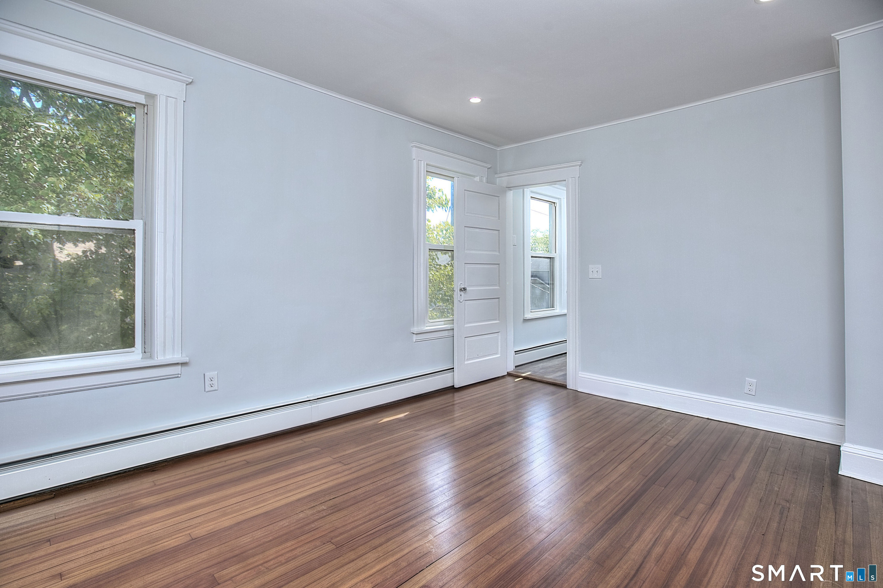 2029 Kings 2nd Floor Highway Property Photo 10