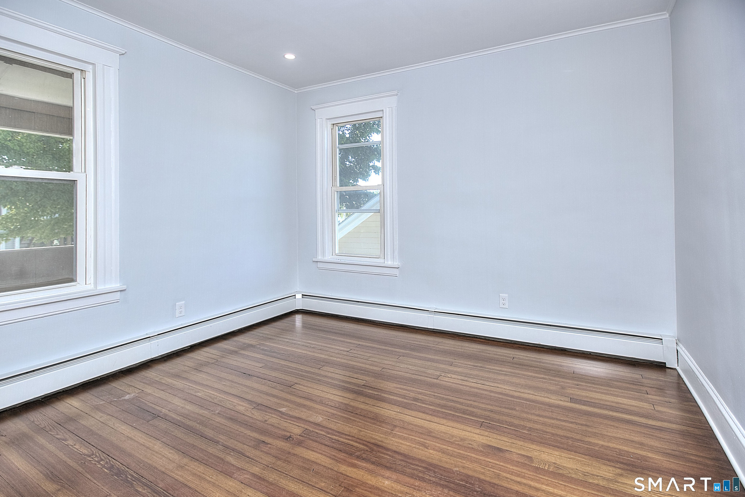 2029 Kings 2nd Floor Highway Property Photo 18