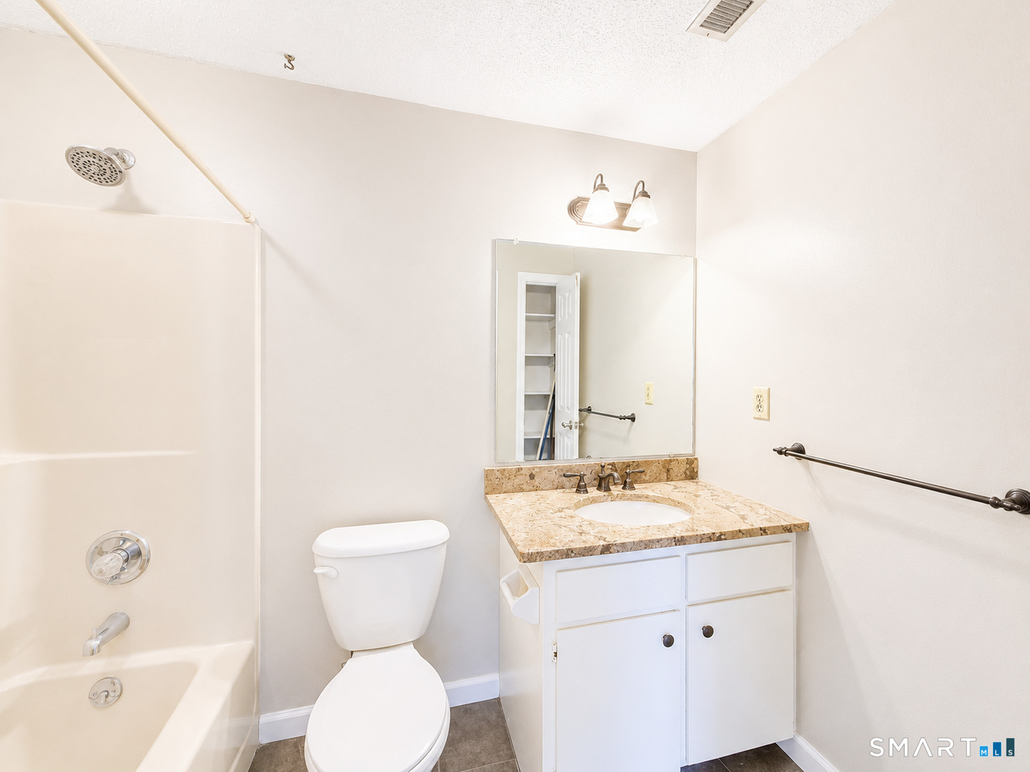 8 Barrington C Drive Property Photo 20