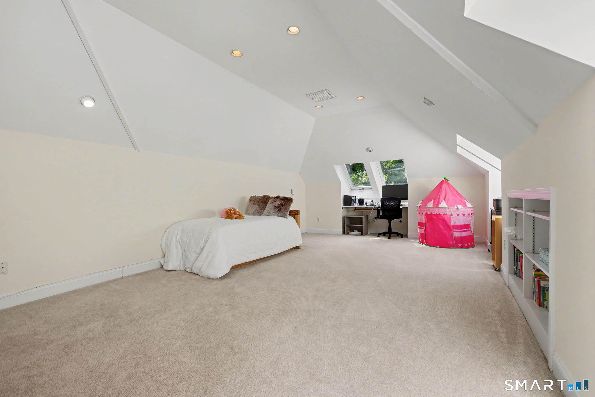 13 Lia Fail Way Property Photo 28