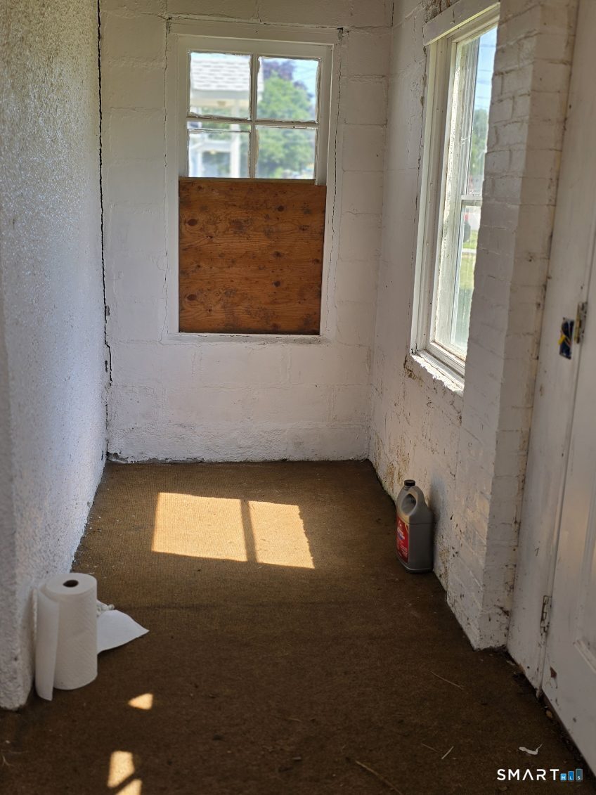 12 Woodlawn Avenue Property Photo 7